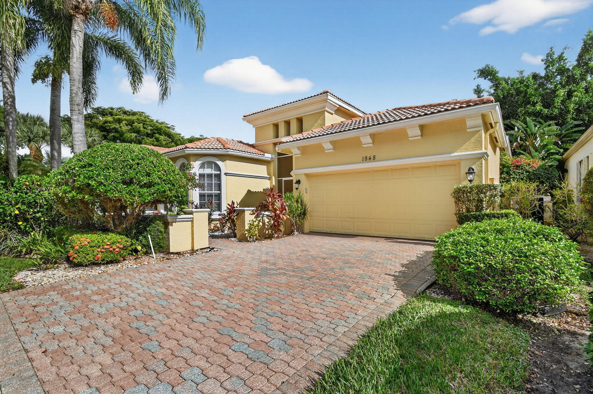 1848 Via Castello Property Photo 3