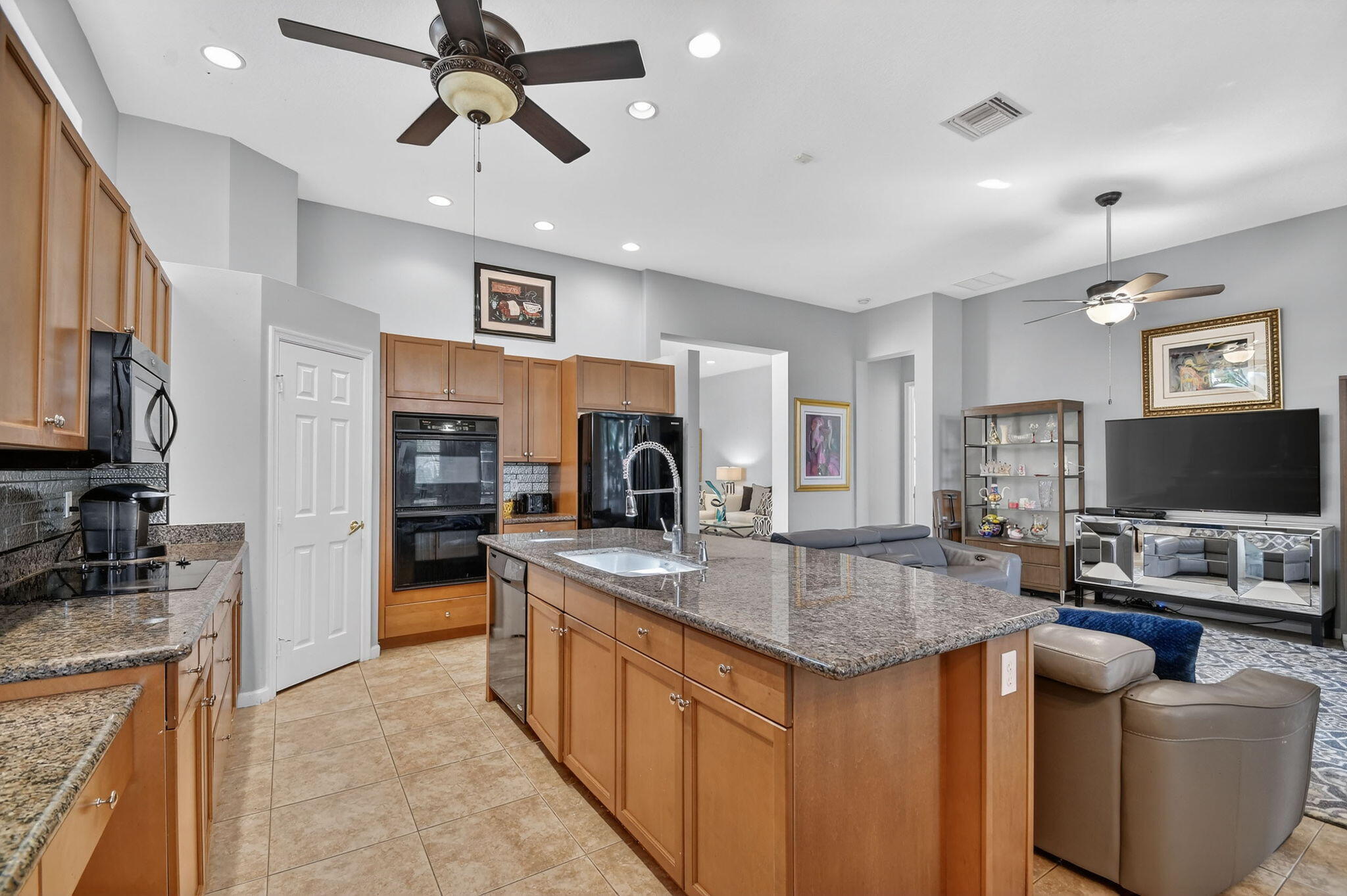 1848 Via Castello Property Photo 29