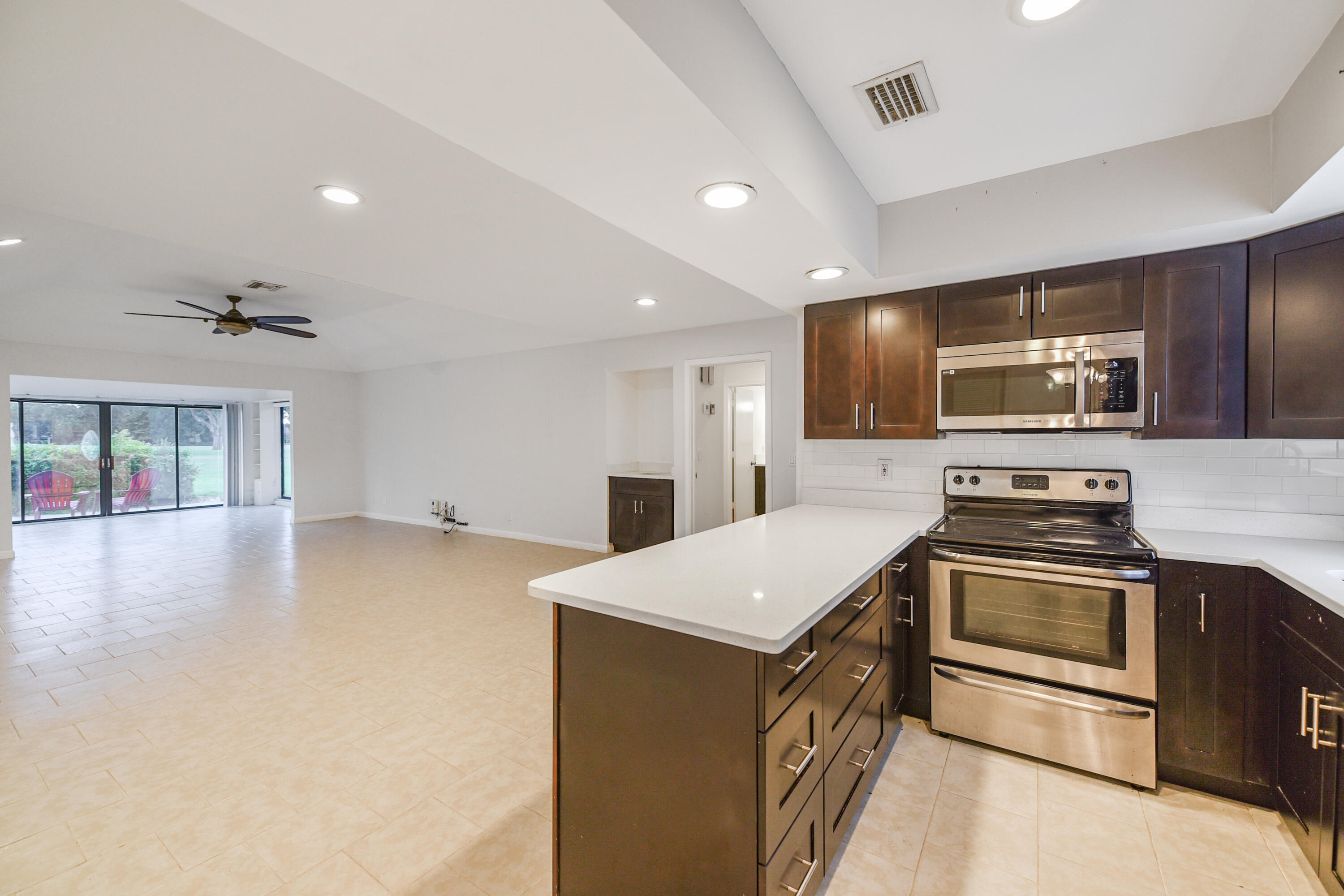 13867 Eastpointe Way Property Photo 10
