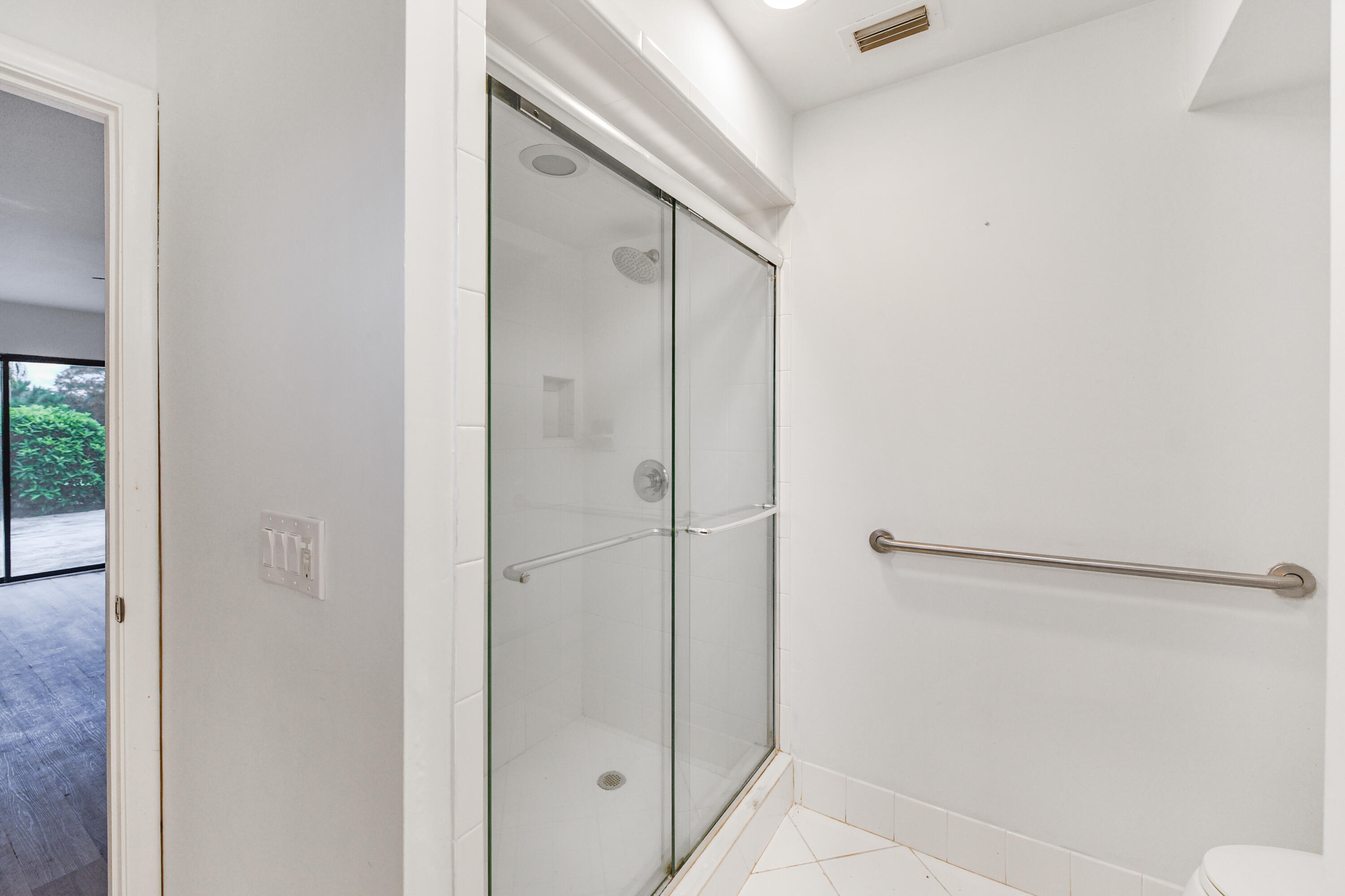 13867 Eastpointe Way Property Photo 19