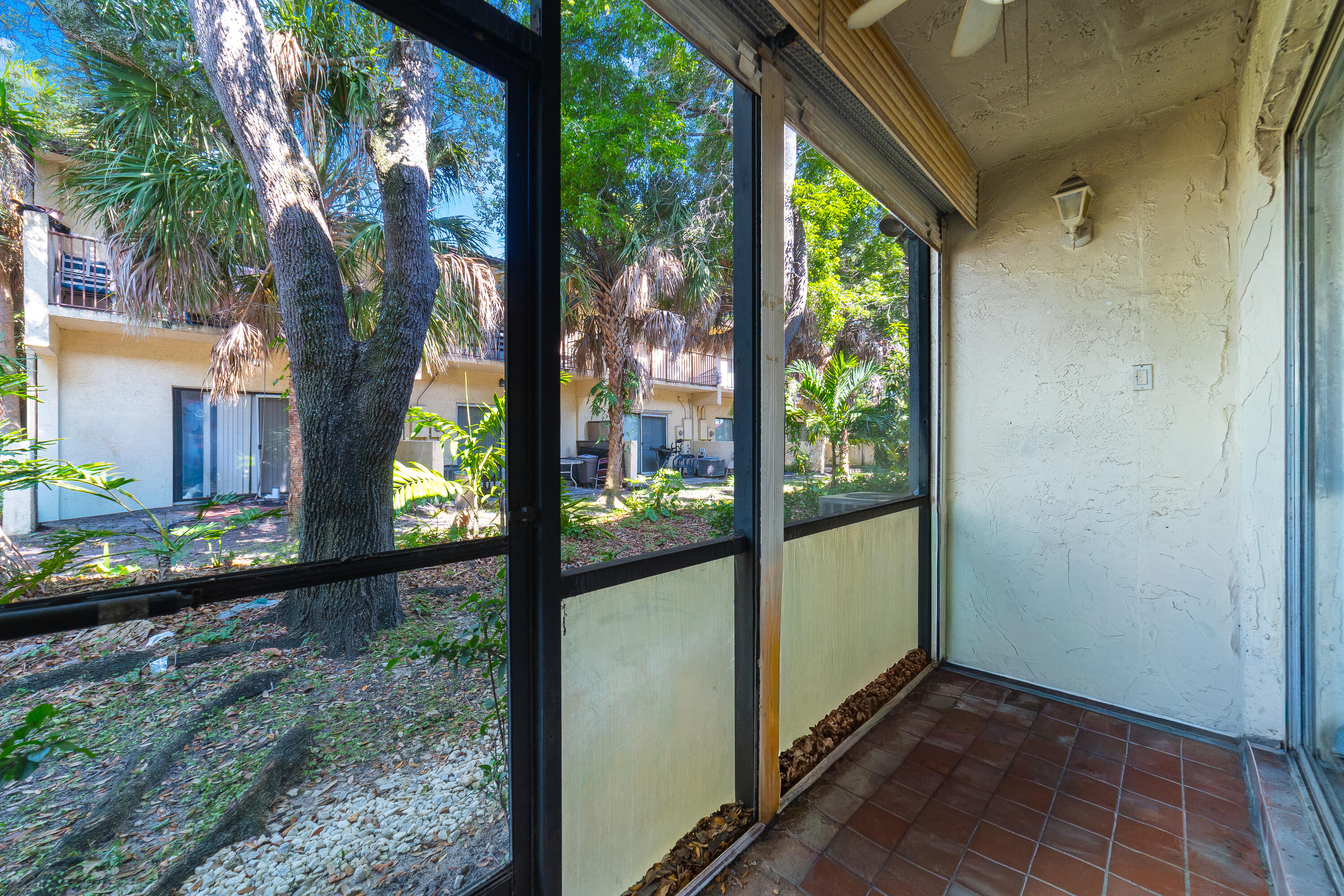 8968 W Sample Road 101 Property Photo 21