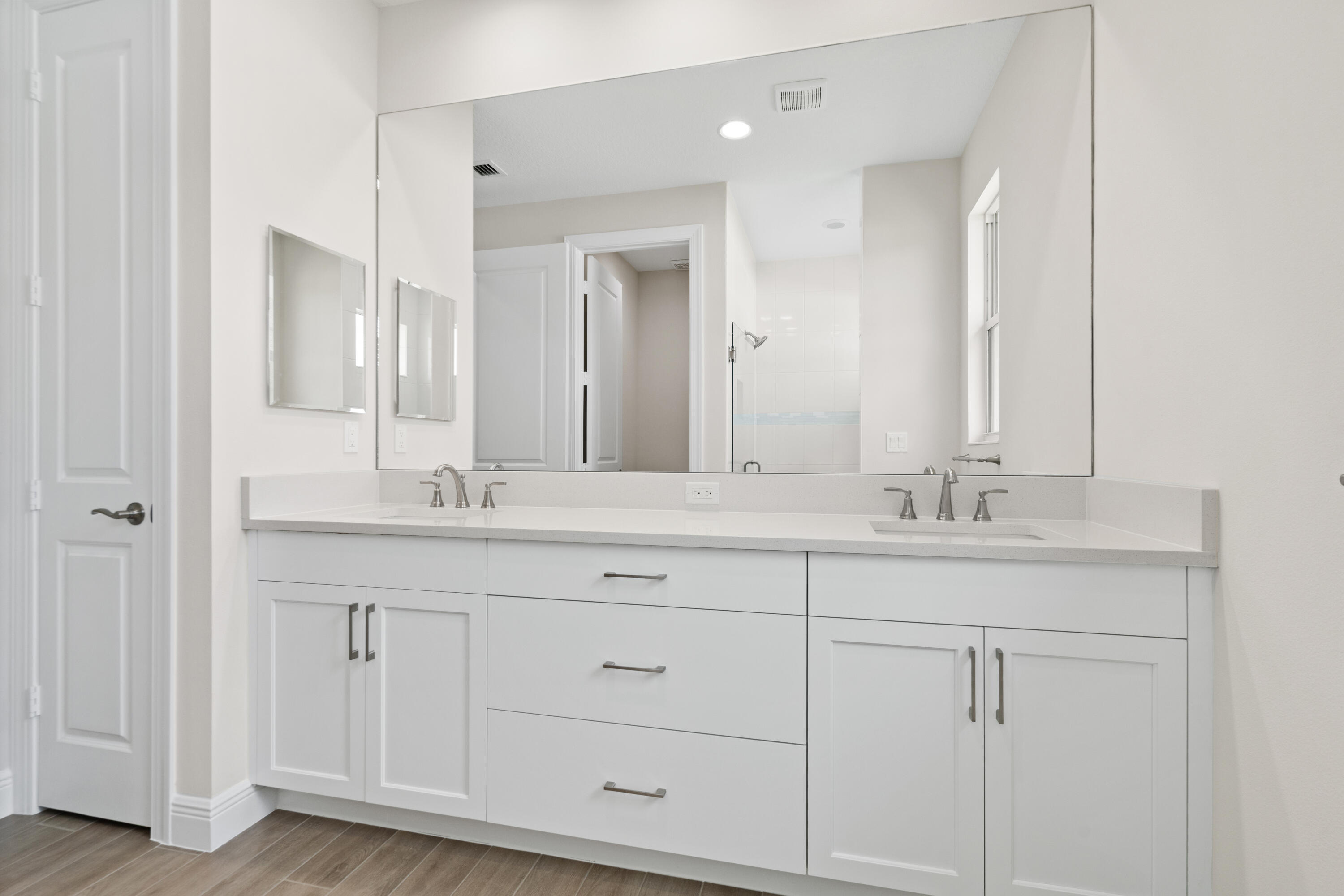 4066 Tower Pointe Way Property Photo 13
