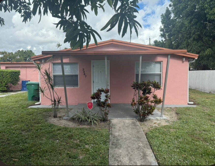2467 Nw 90th Street Property Photo 1