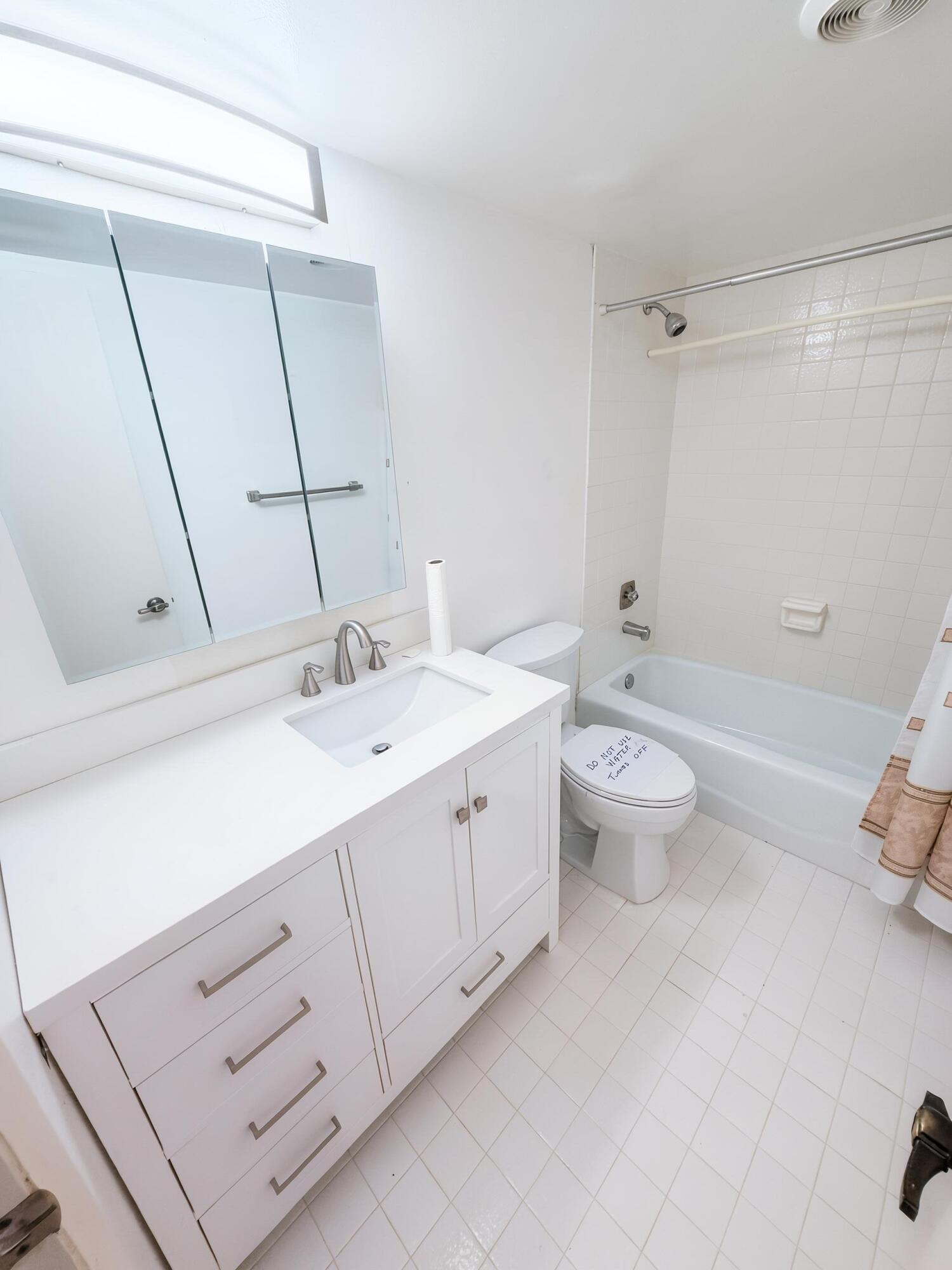 3930 Inverrary Boulevard 303 Property Photo 15