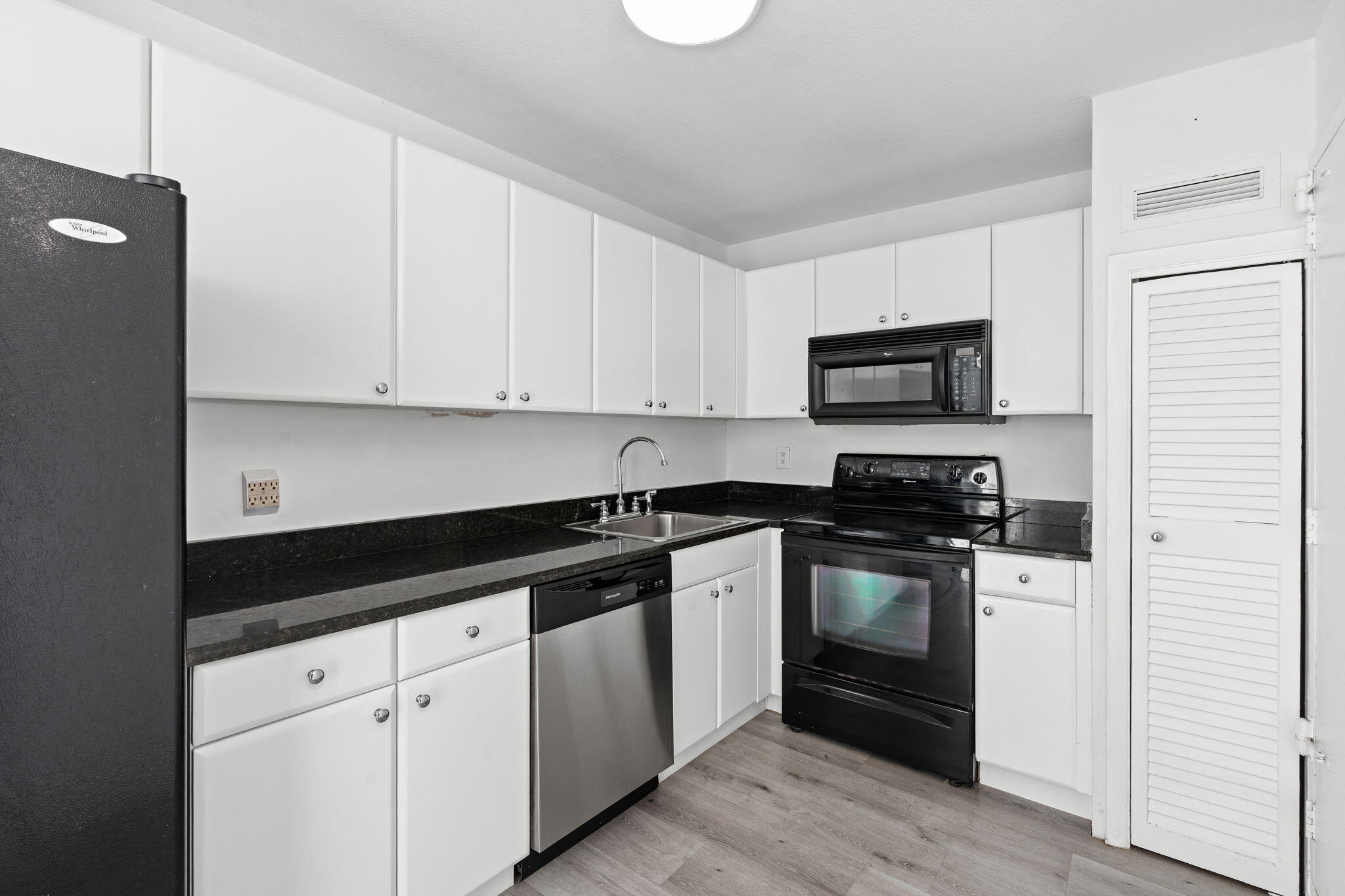 1900 S Ocean Boulevard 10j Property Photo 3