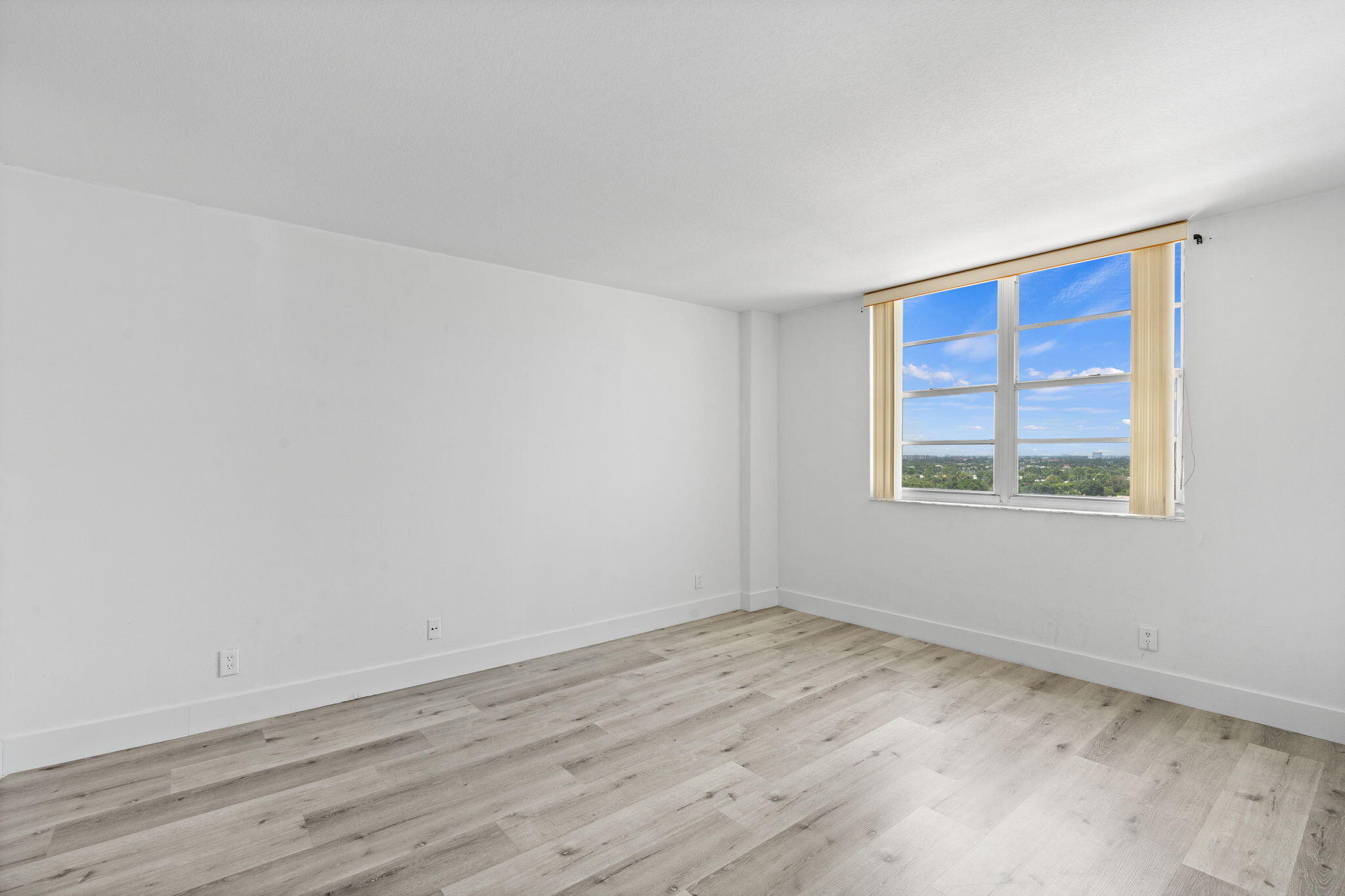 1900 S Ocean Boulevard 10j Property Photo 21