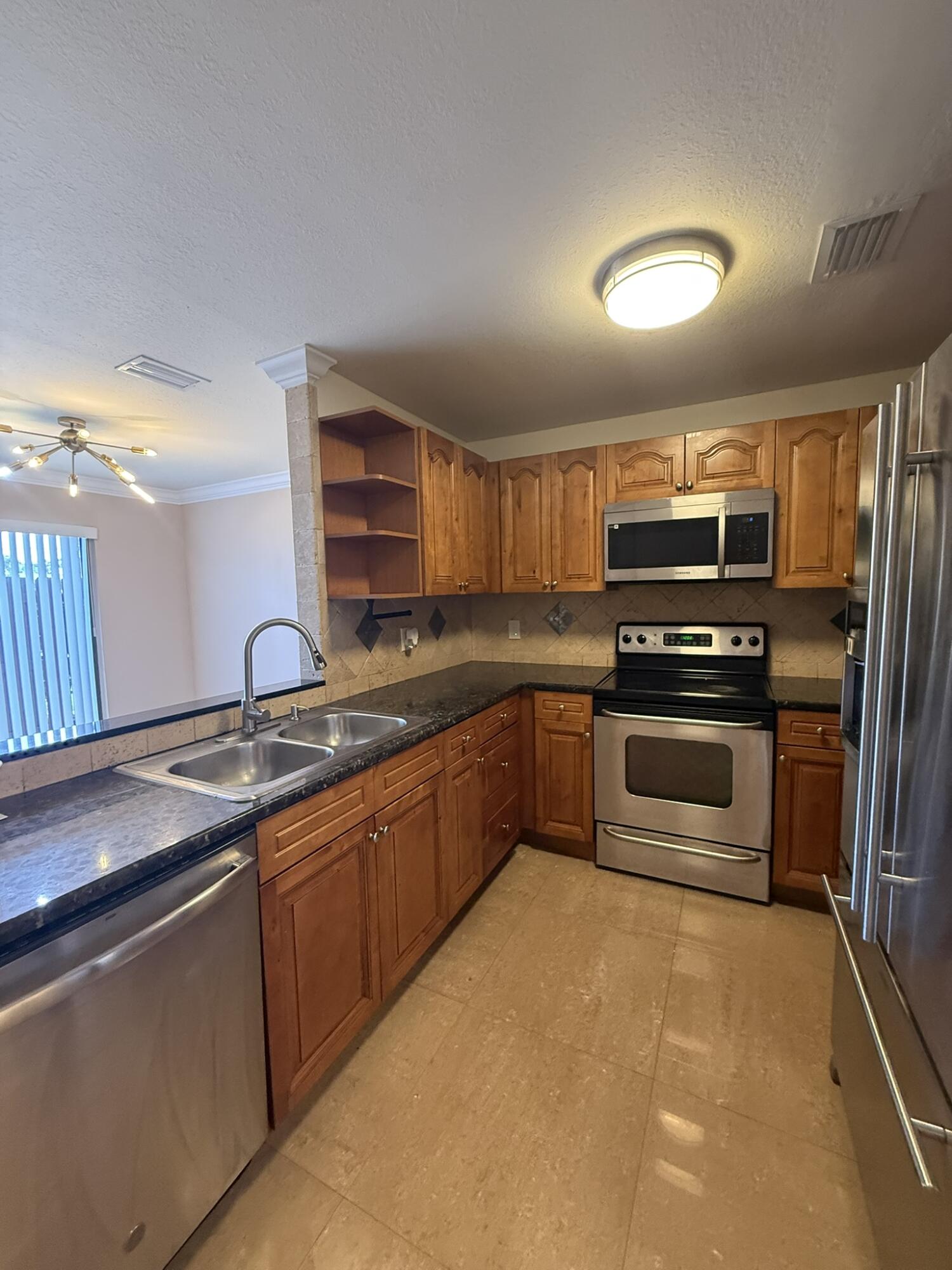 2050 Oleander Boulevard 11-103 Property Photo 6