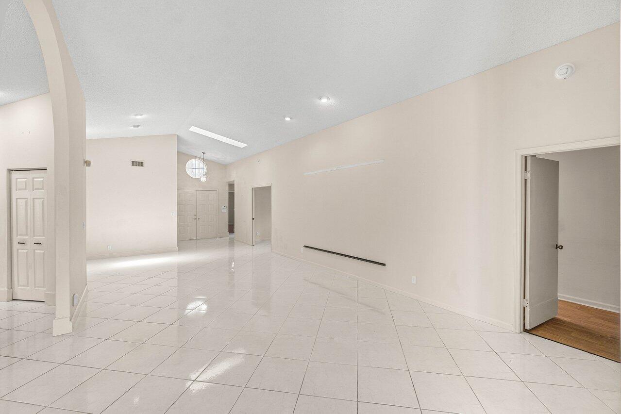 9763 Harbour Lake Circle S Property Photo 11