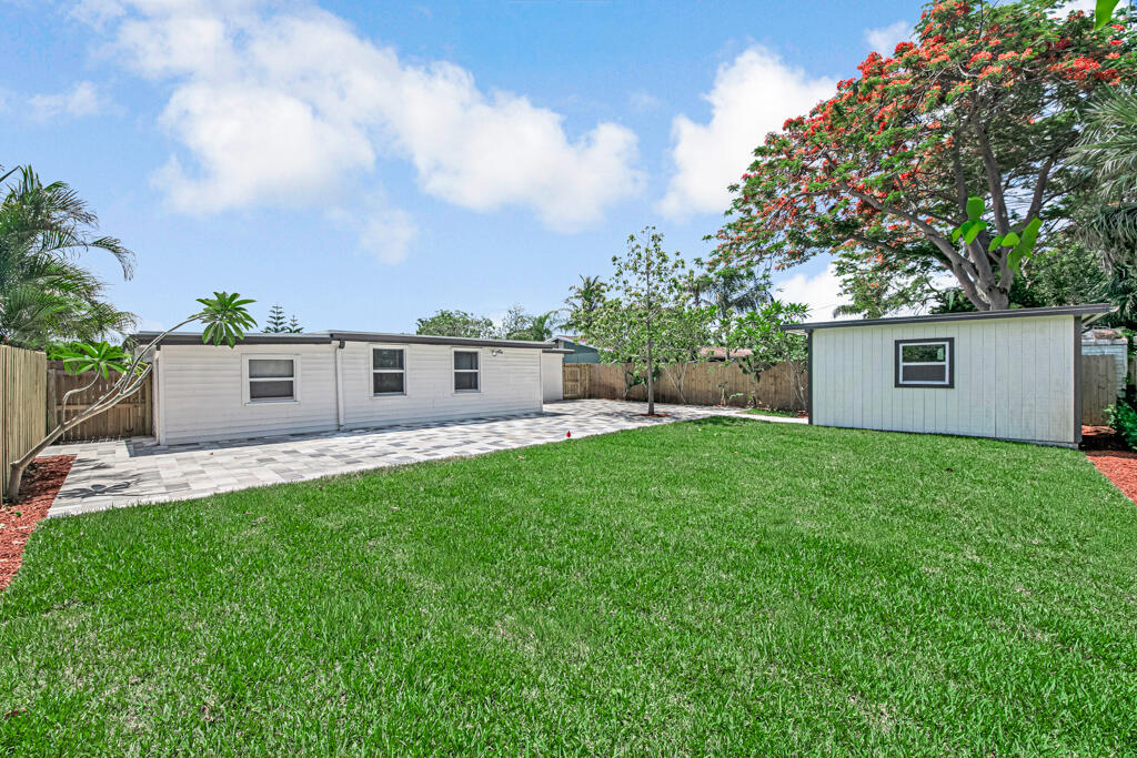 12063 Acapulco Avenue Property Photo 11