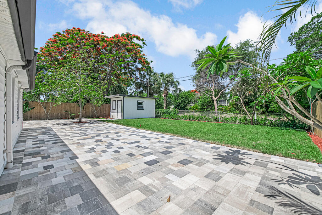 12063 Acapulco Avenue Property Photo 13