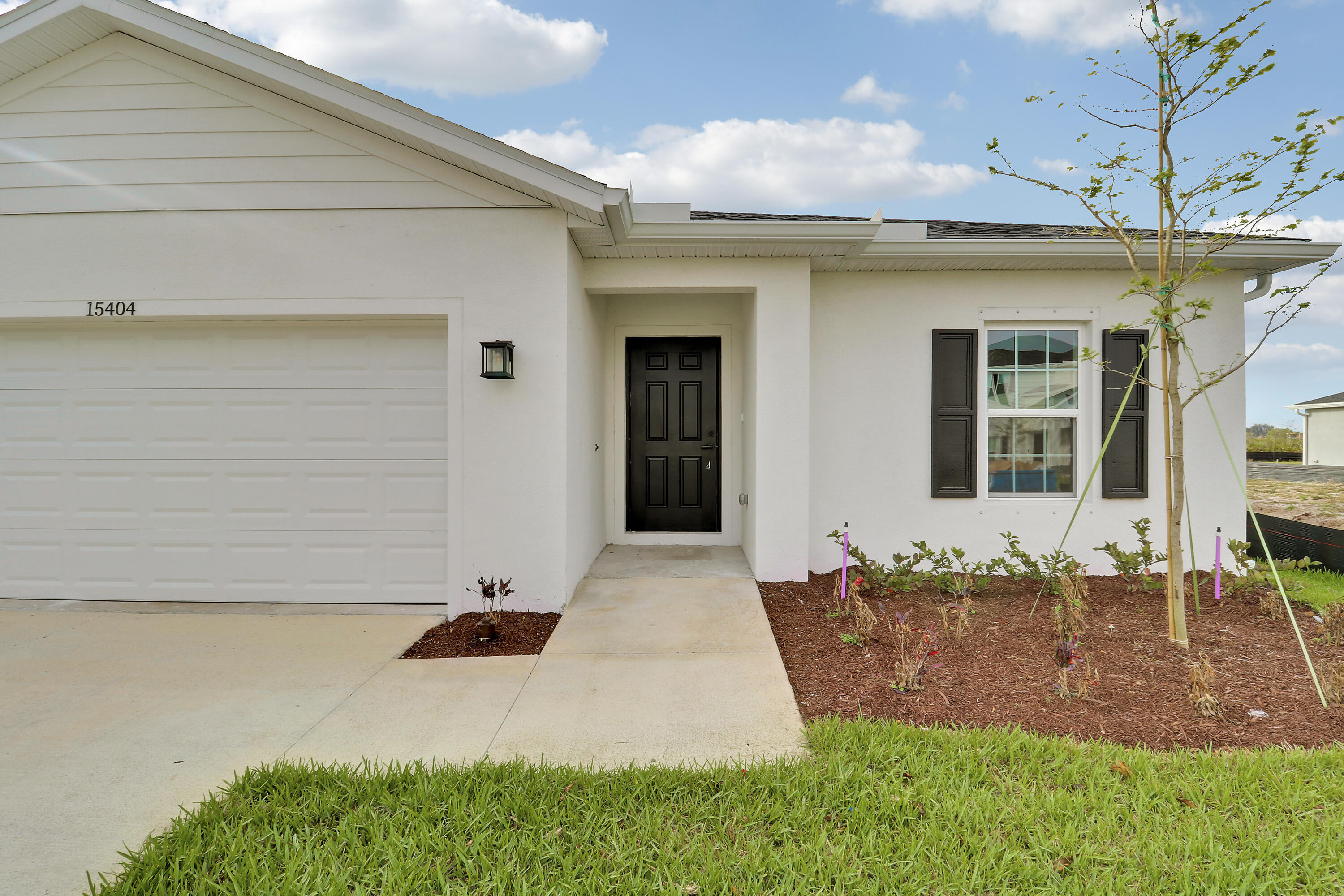 15404 Sw American Street Property Photo 2