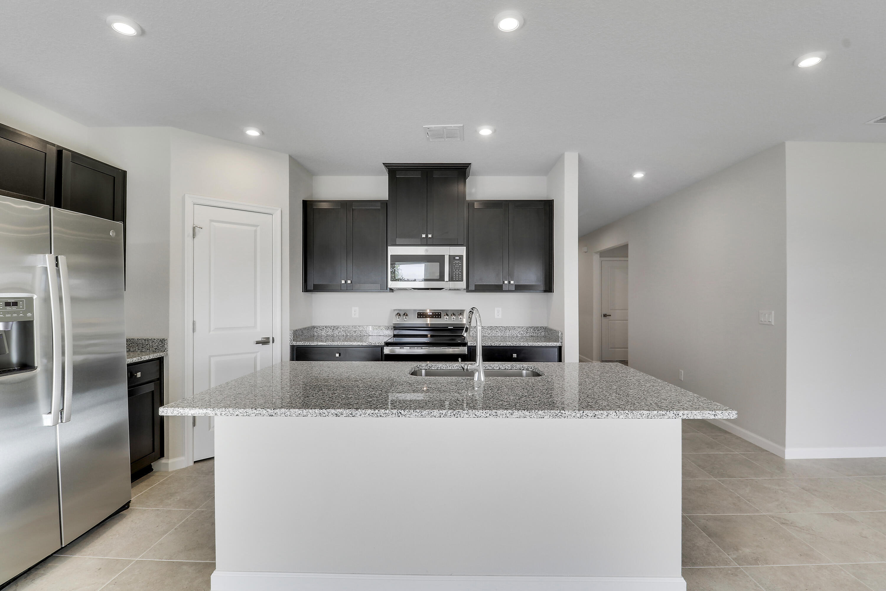 15404 Sw American Street Property Photo 10