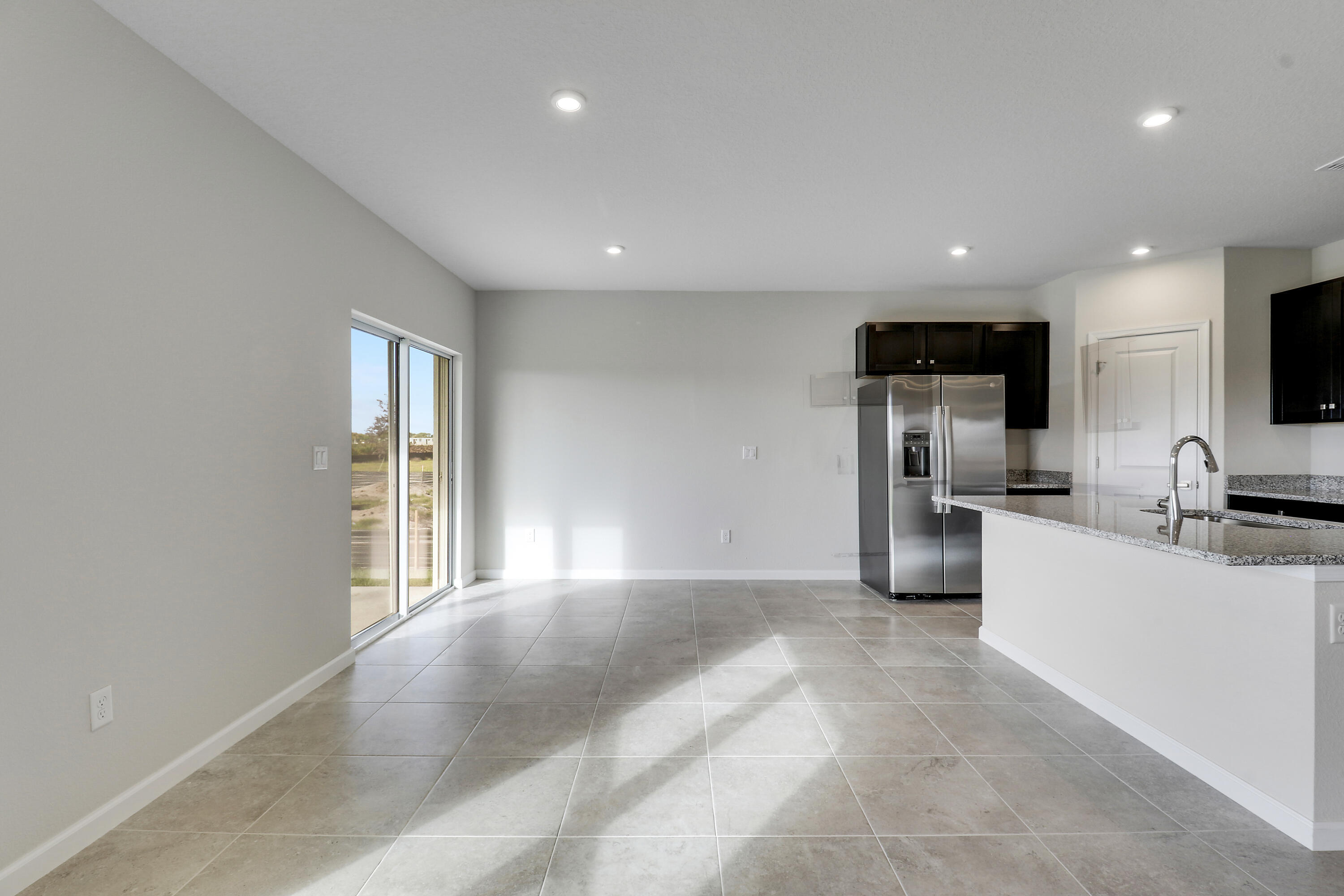 15404 Sw American Street Property Photo 11