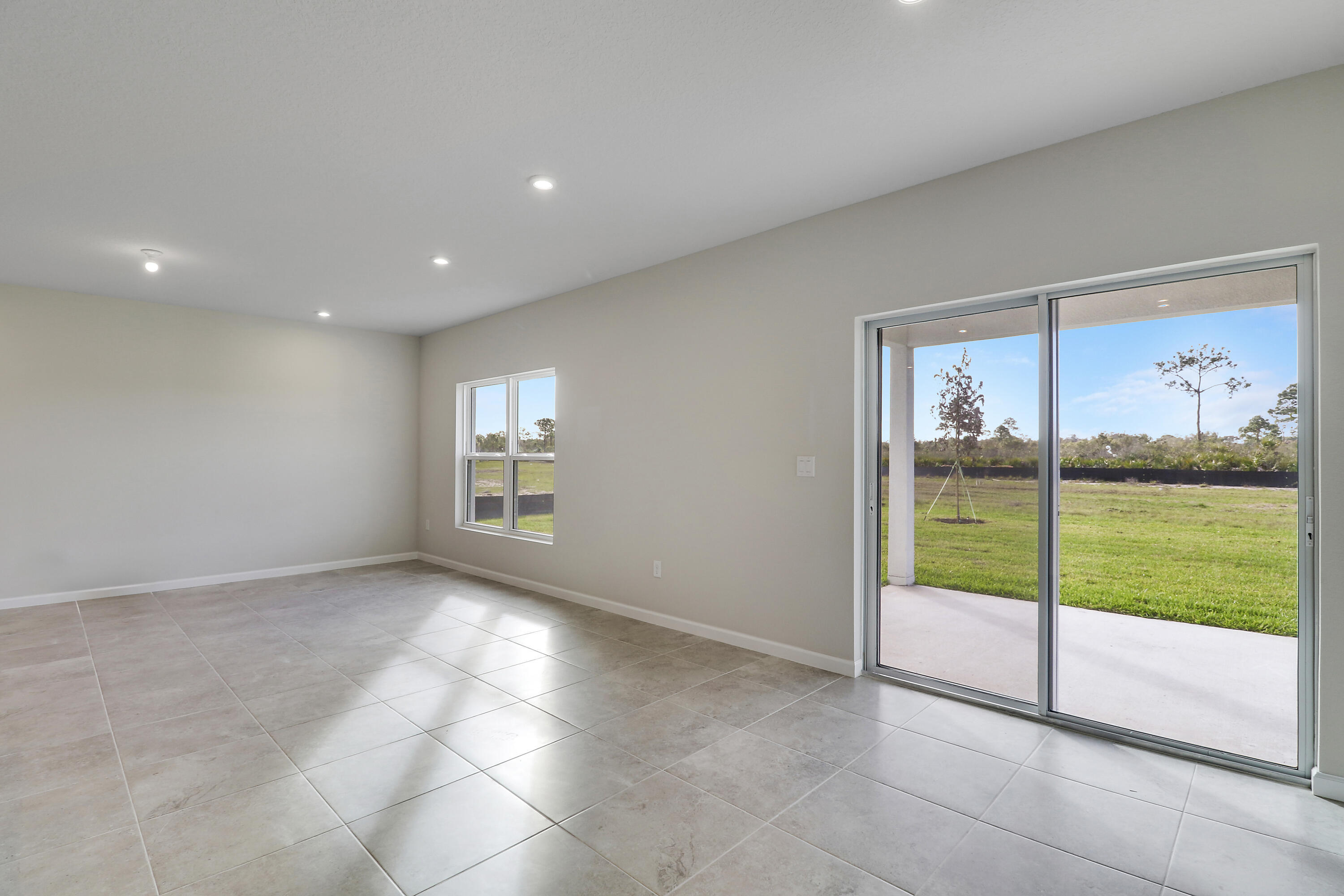 15404 Sw American Street Property Photo 15
