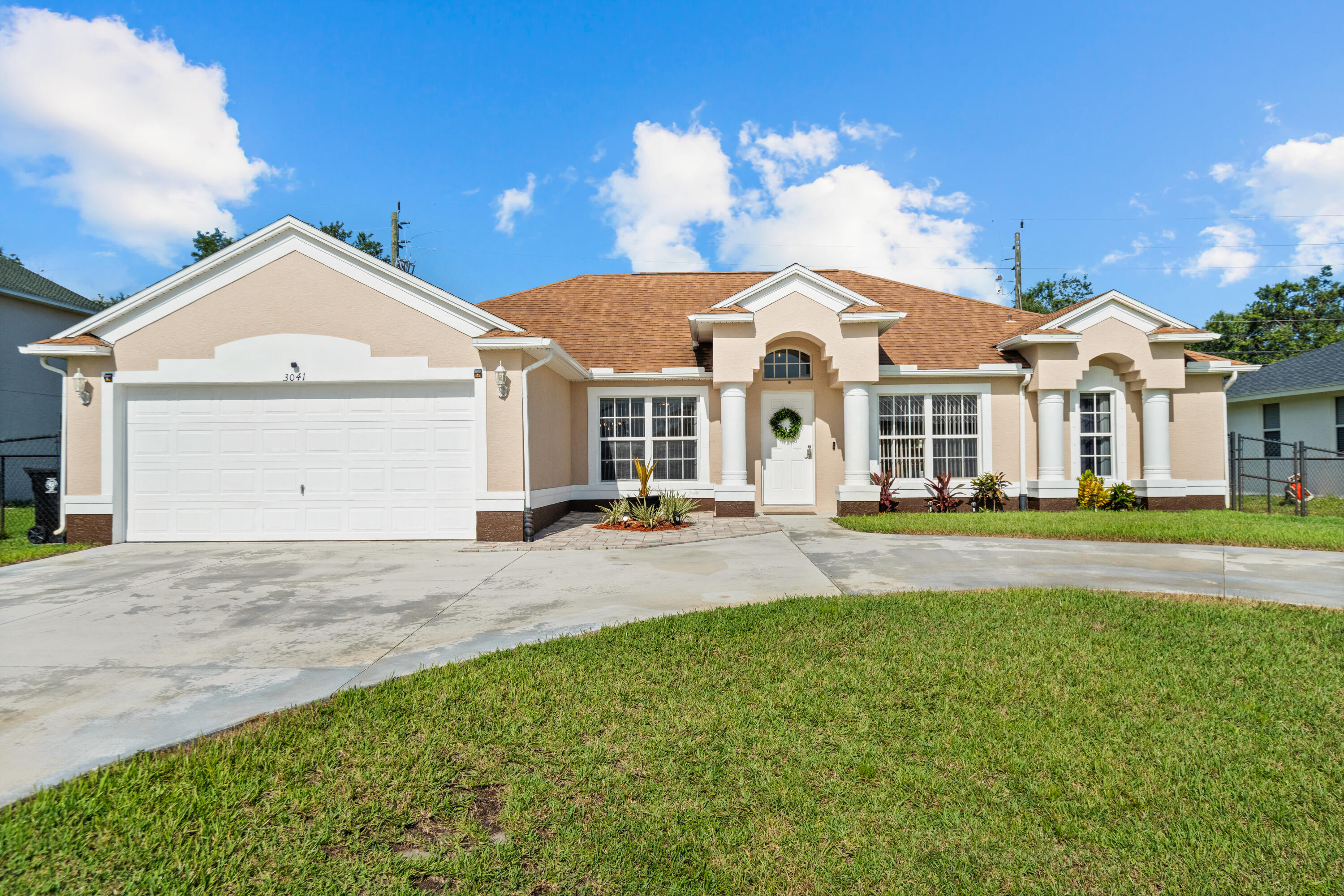 3041 Se Wake Road Property Photo 1