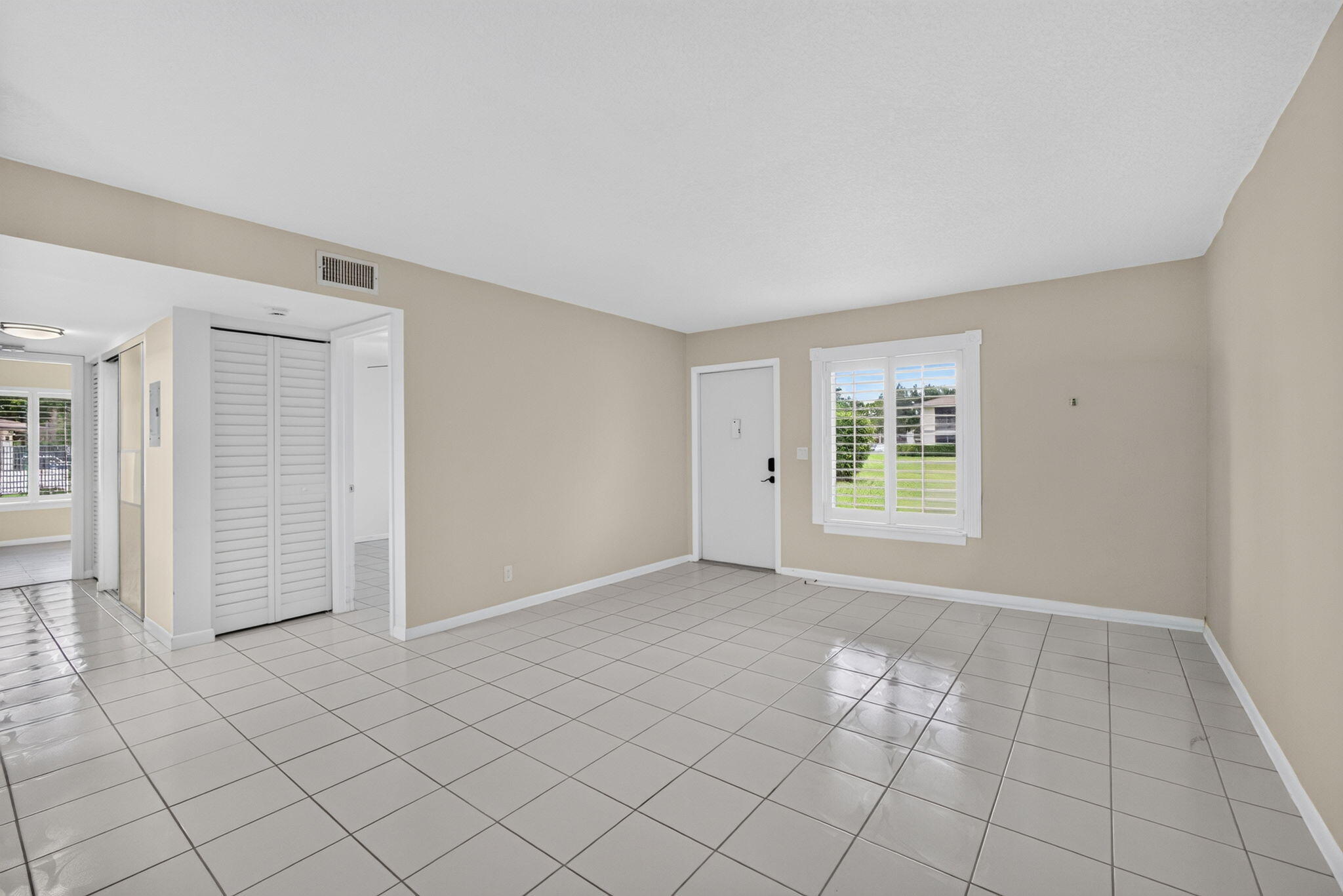 6341 Chasewood Drive D Property Photo 9