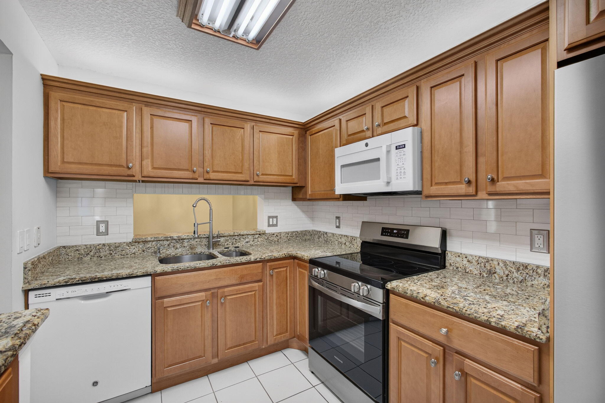 6341 Chasewood Drive D Property Photo 13