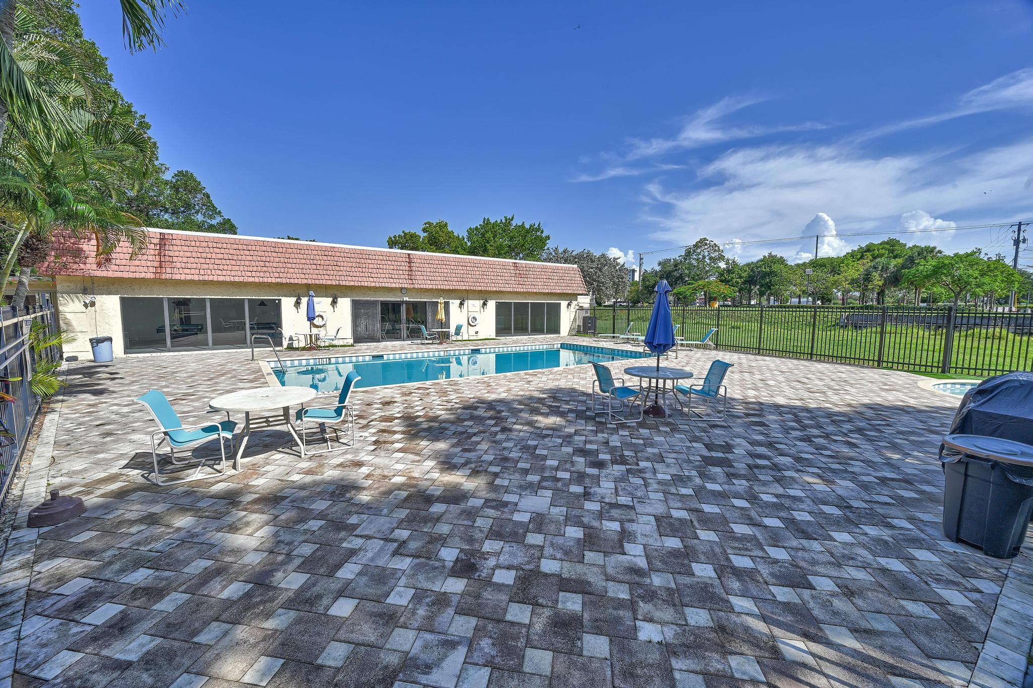 134 S Cypress Road 425 Property Photo 5
