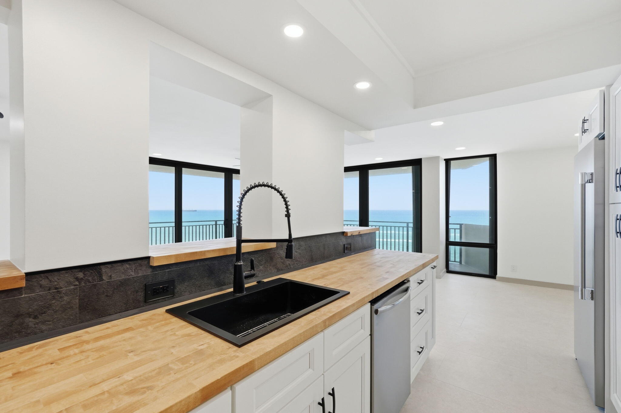 5460 N Ocean Drive 6a Property Photo 37