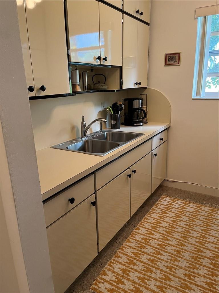 700 Bayshore Drive 21 Property Photo 5