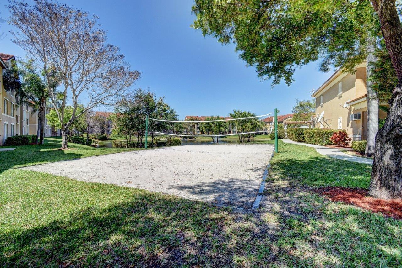 809 Villa Circle Property Photo 32