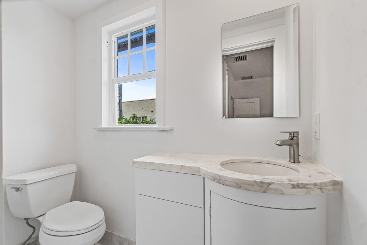 263 Park Avenue Property Photo 16