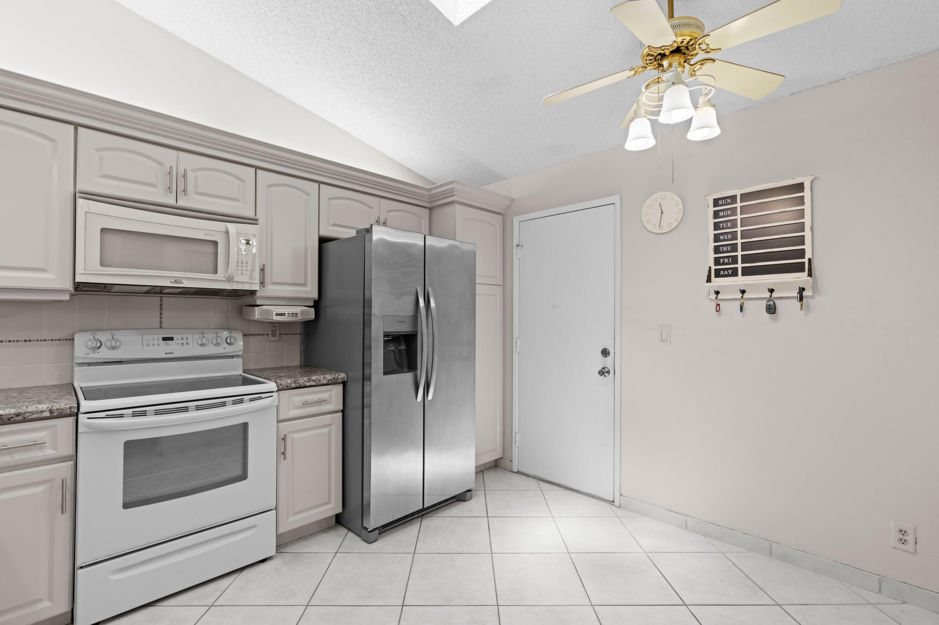10044 Andrea Lane A Property Photo 3