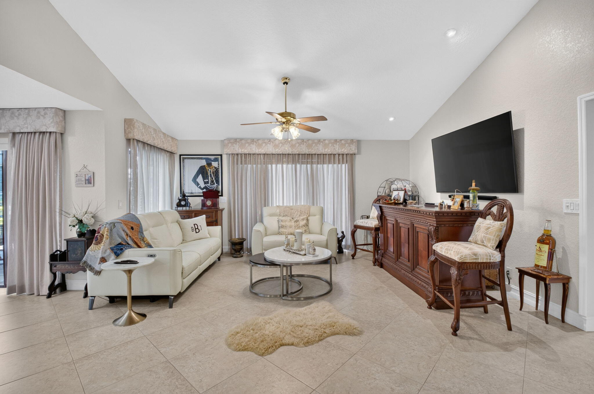 19600 Sedgefield Terrace Property Photo 6