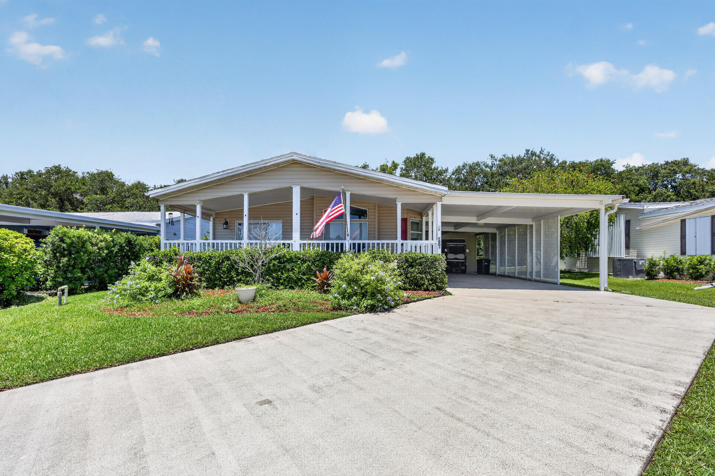 8004 Long Drive Property Photo 1