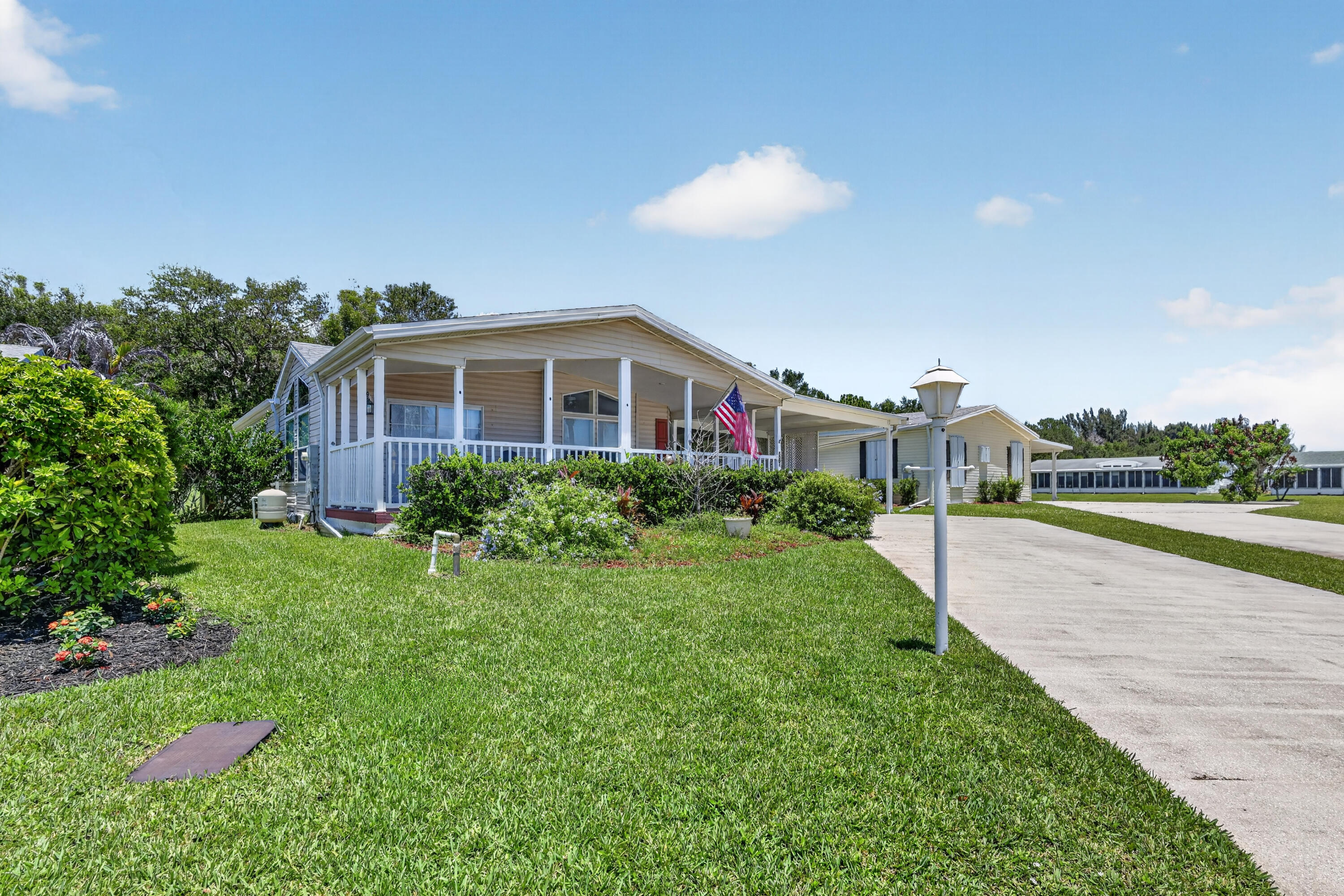 8004 Long Drive Property Photo 2
