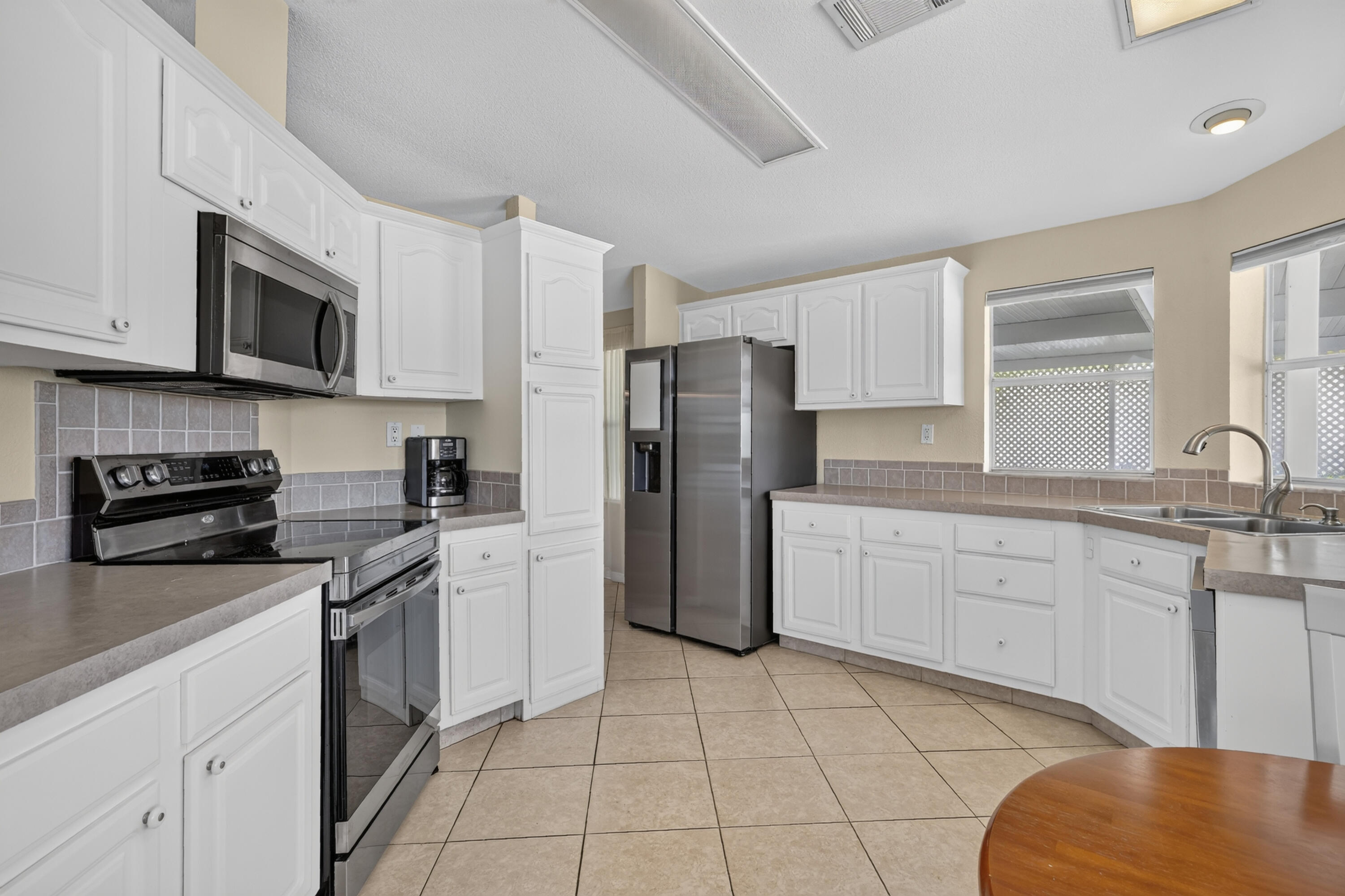 8004 Long Drive Property Photo 14