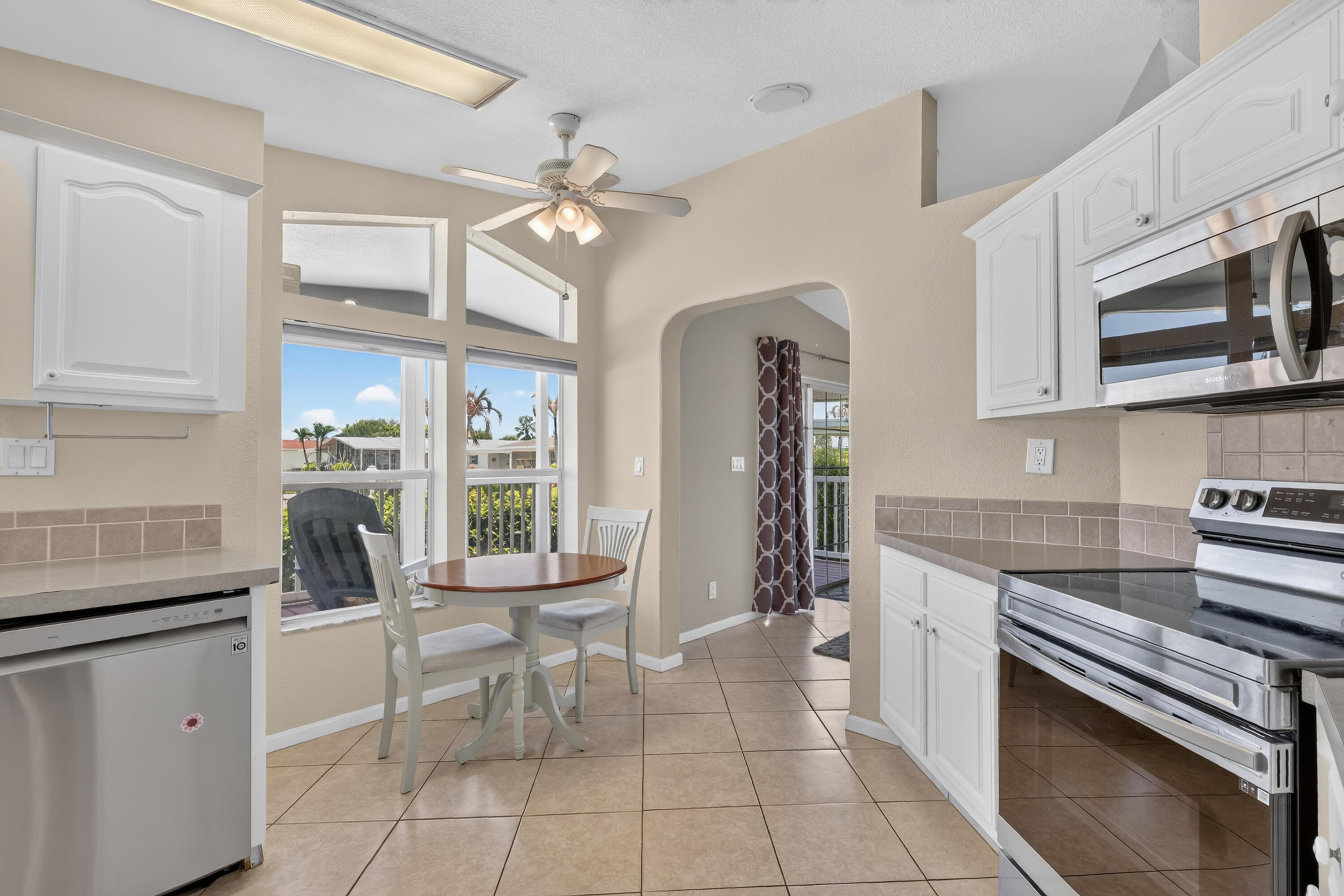 8004 Long Drive Property Photo 17