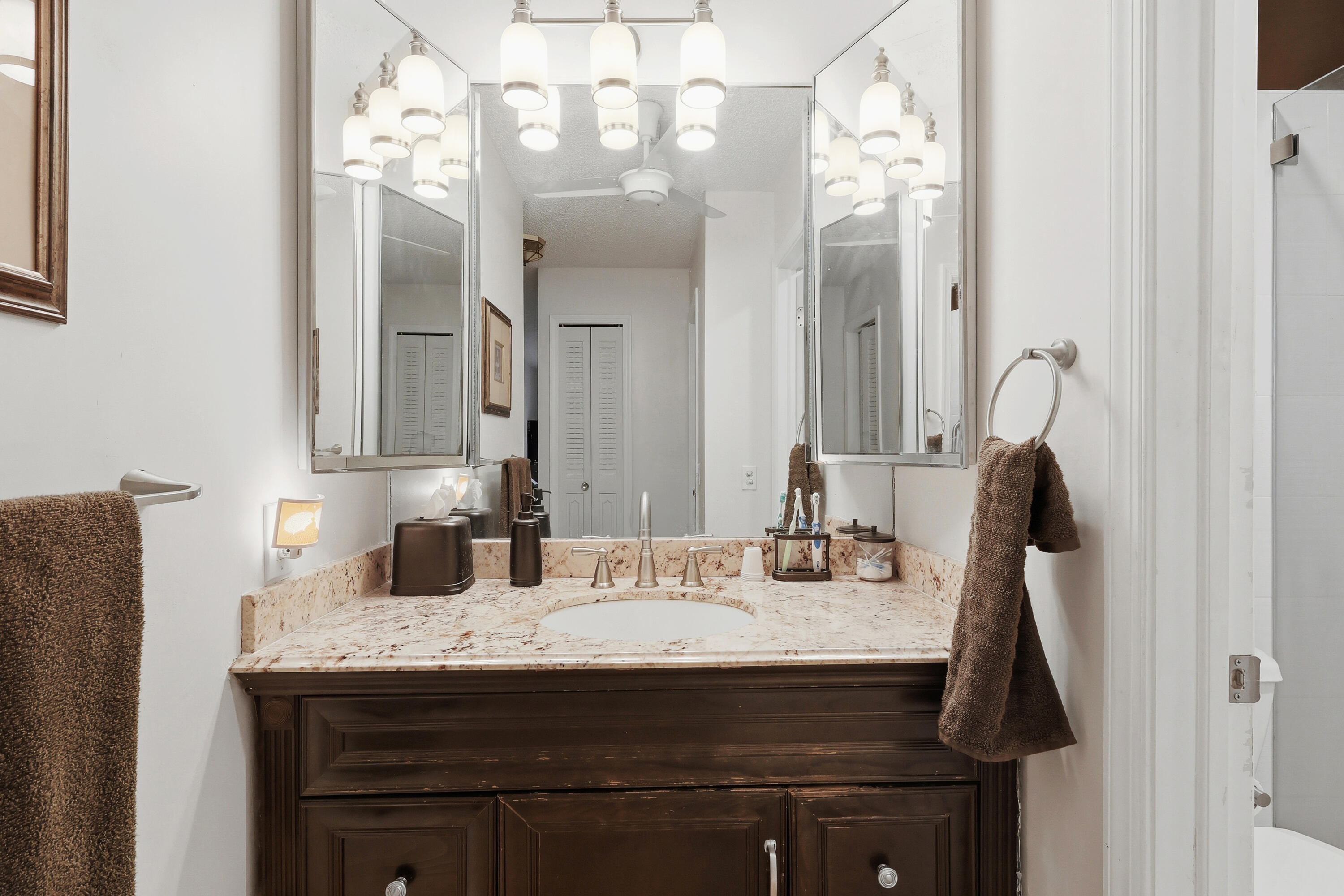 4632 Finchwood Way B Property Photo 16