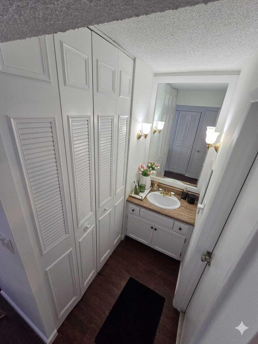 3670 Inverrary Drive 3y Property Photo 6