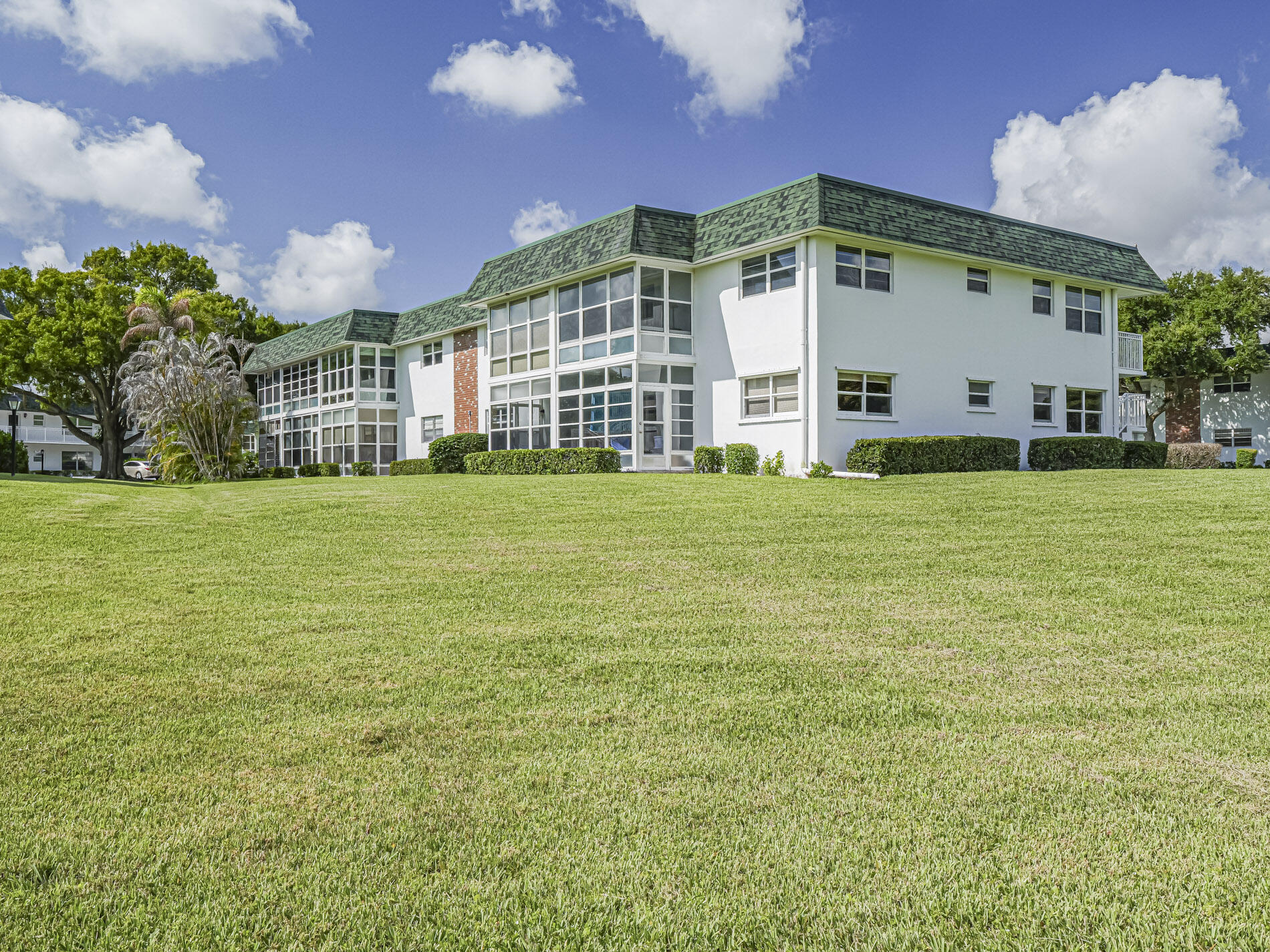 2800 Indian River Boulevard Property Photo 2