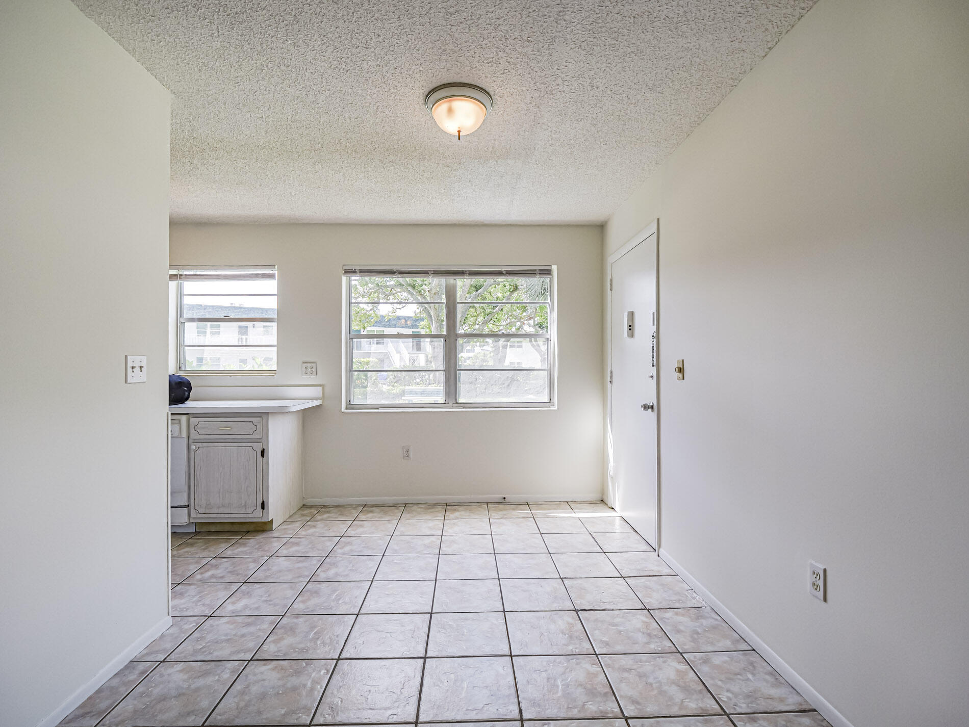 2800 Indian River Boulevard Property Photo 3