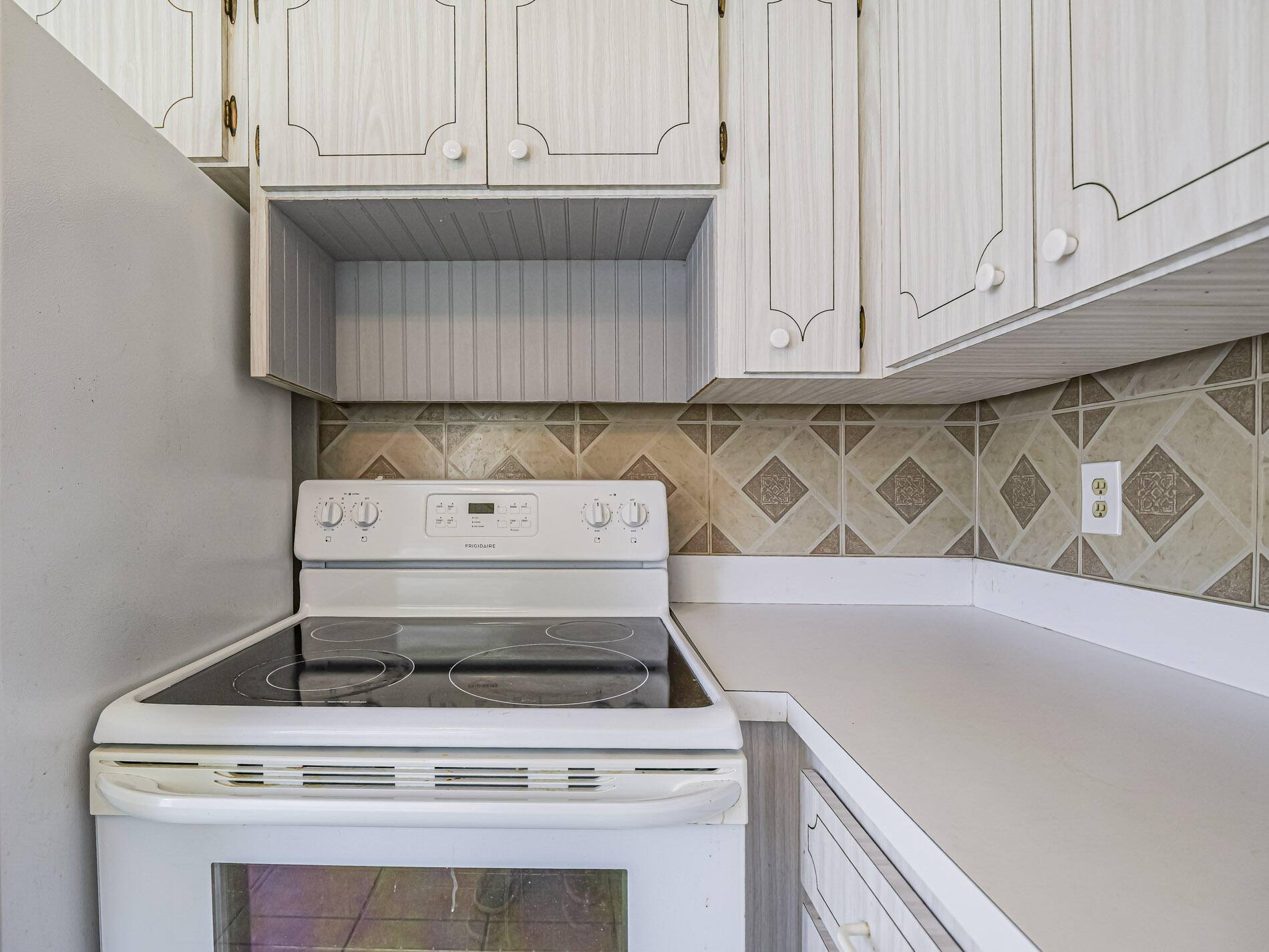 2800 Indian River Boulevard Property Photo 7