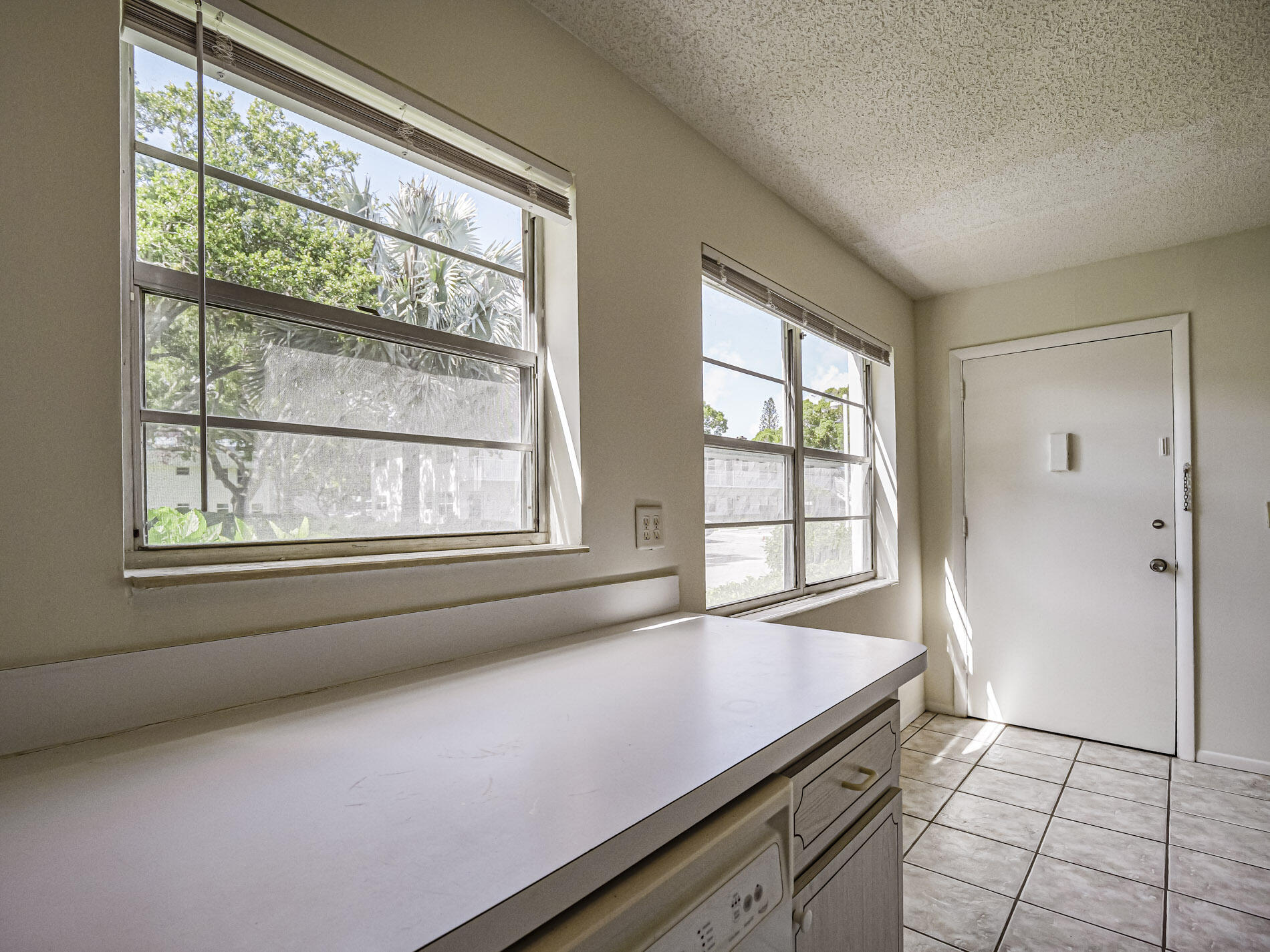 2800 Indian River Boulevard Property Photo 8