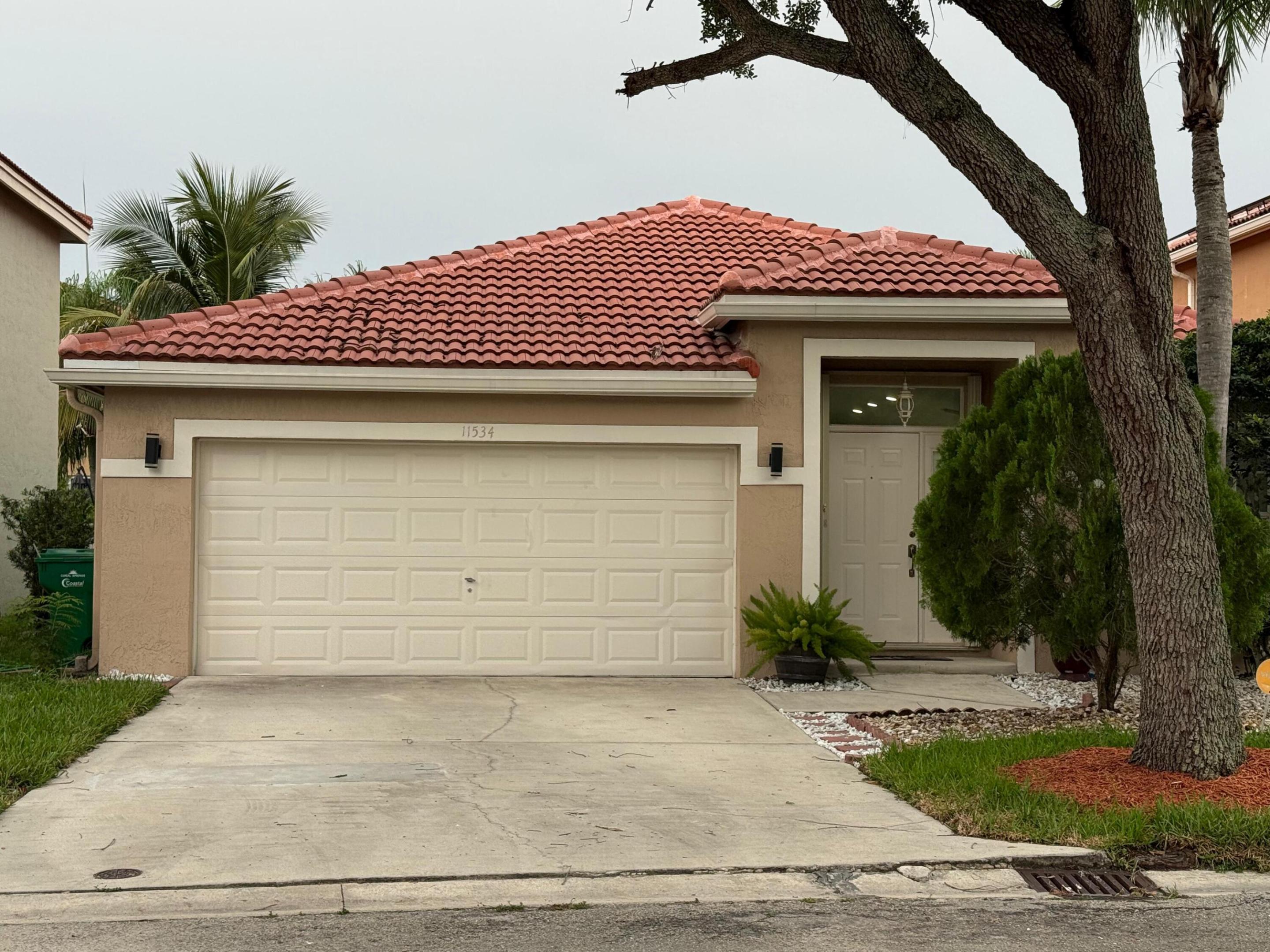 11534 NW 4th Manor