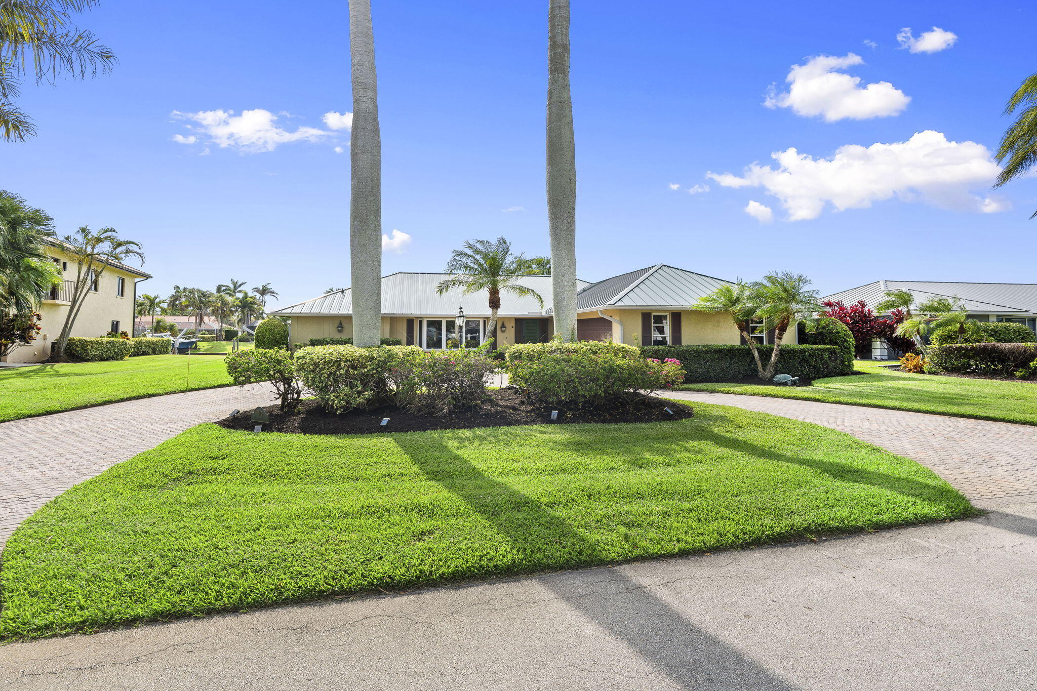 3374 Se Fairway E Property Photo 6
