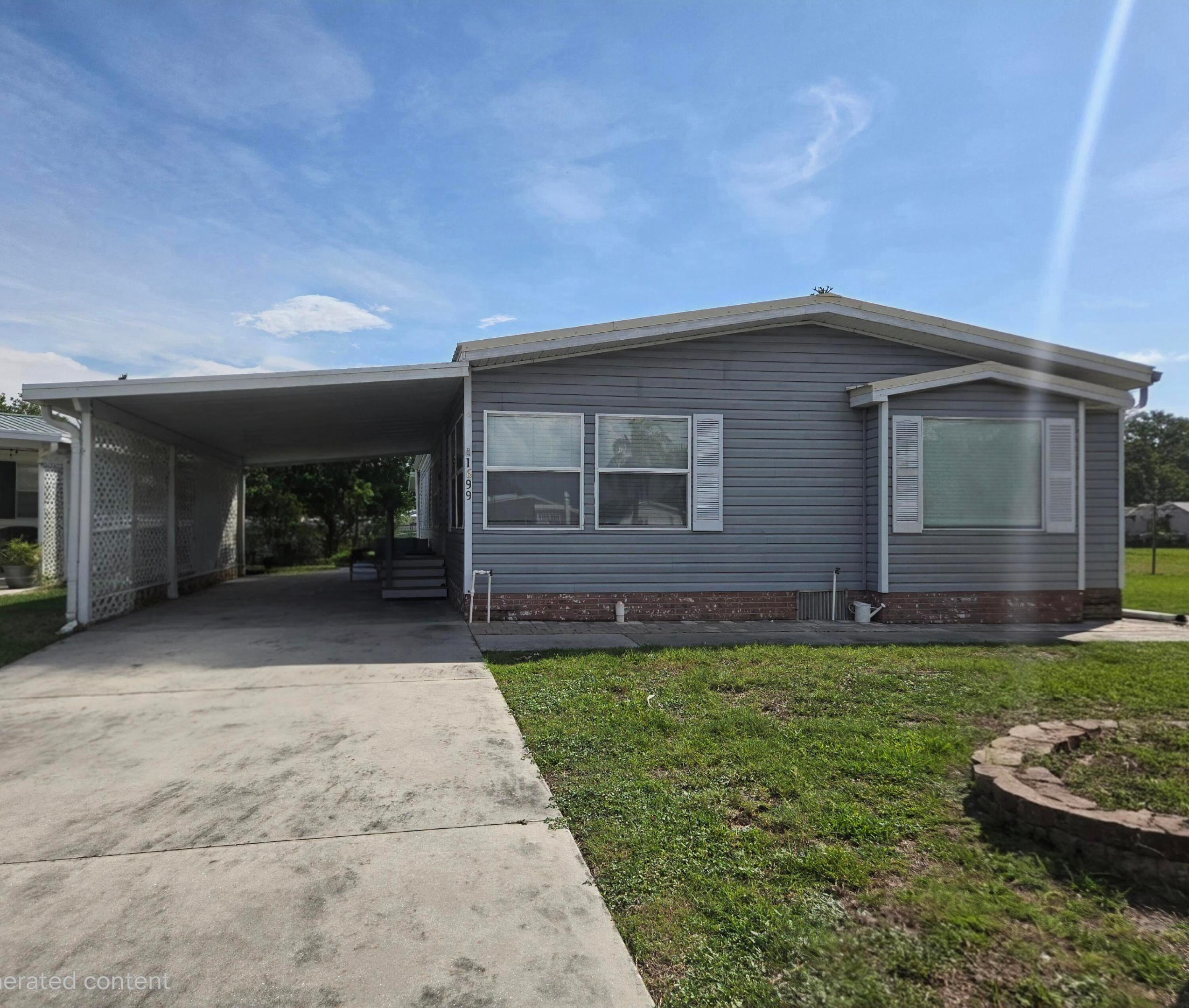 1699 SW 35th Circle Property Photo 1