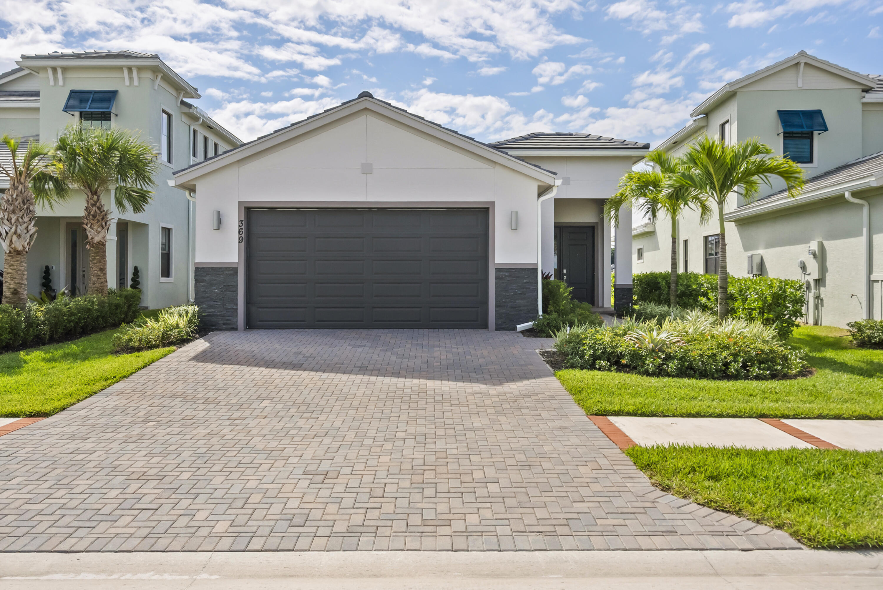 369 SE Fascino Circle Property Photo 1