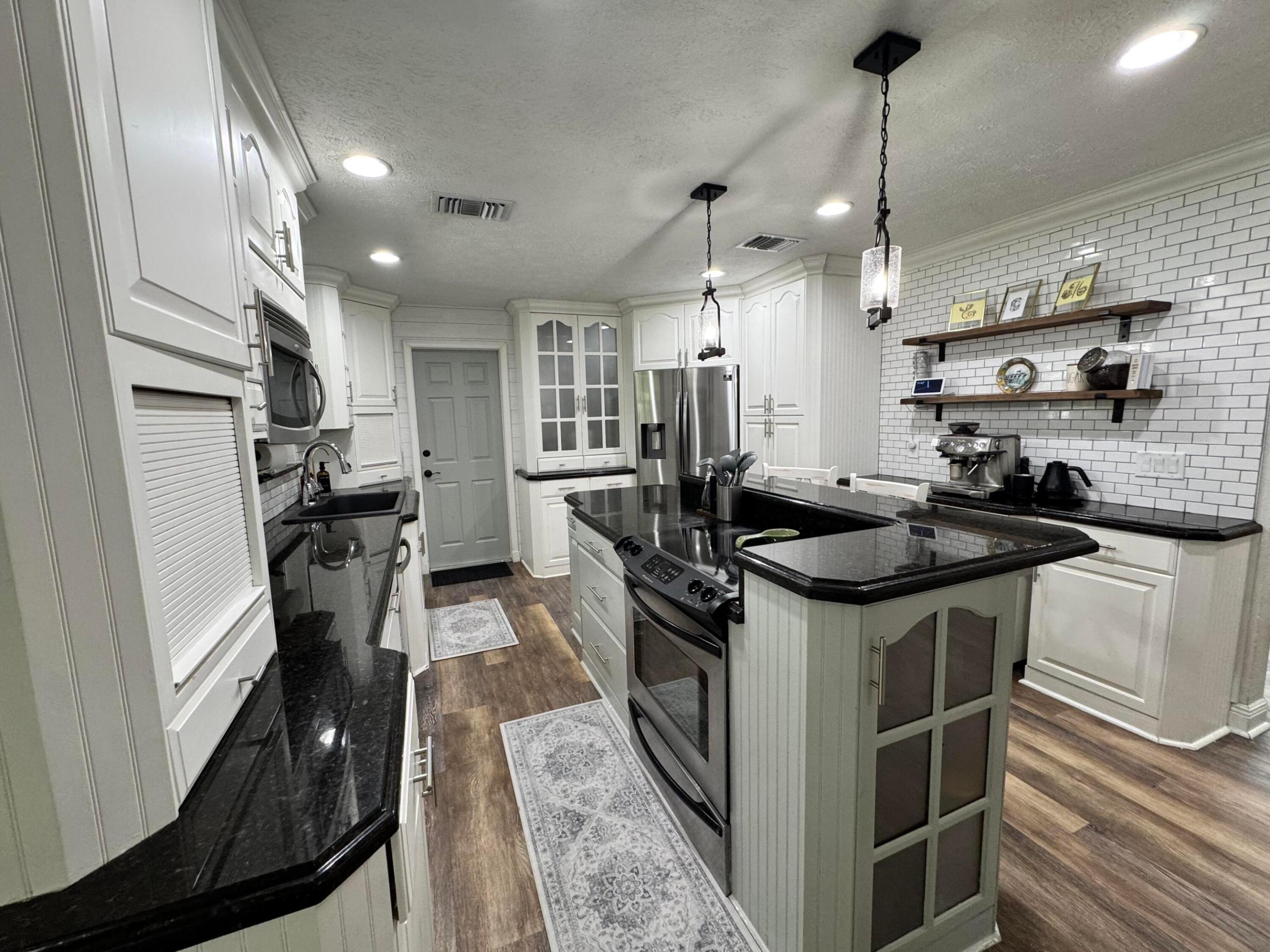7828 Saint Andrews Road Property Photo 8