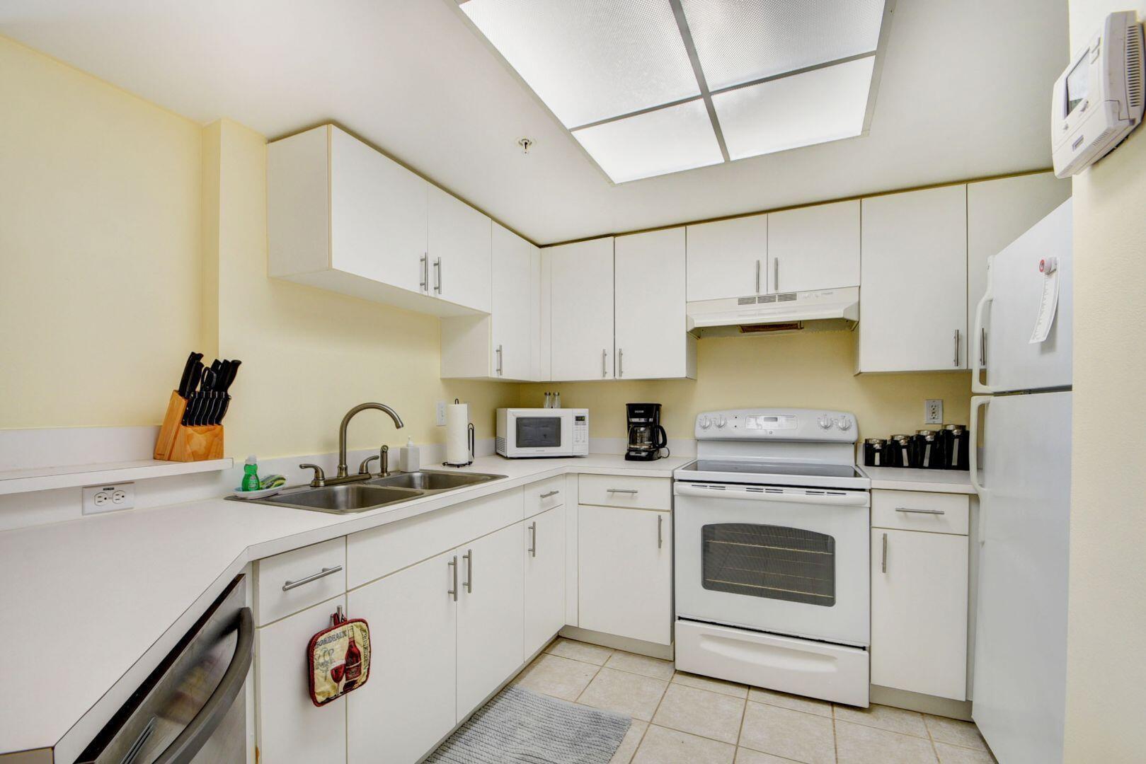 300 Crestwood Court N 307 Property Photo 11
