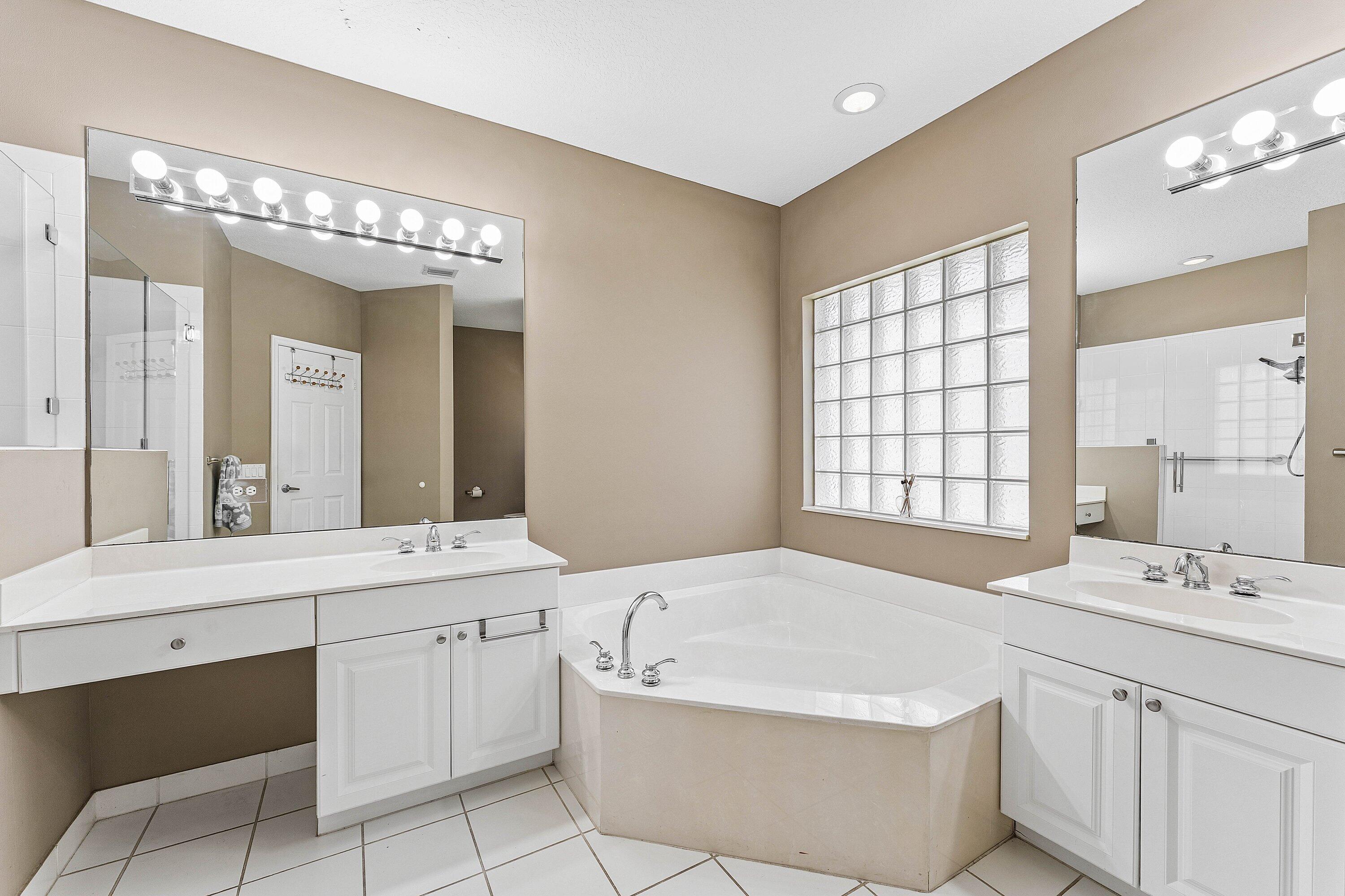 4858 S Classical Boulevard Property Photo 14