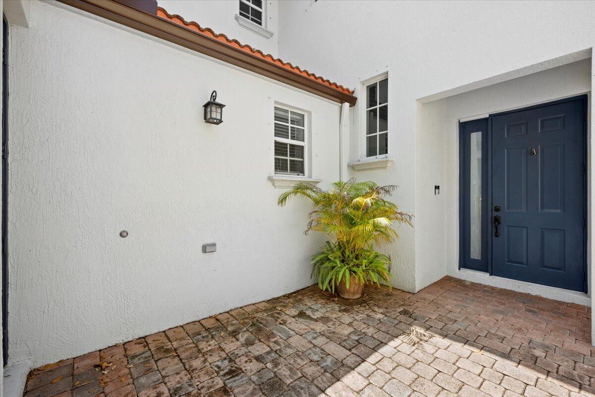 956 Mill Creek Drive Property Photo 3