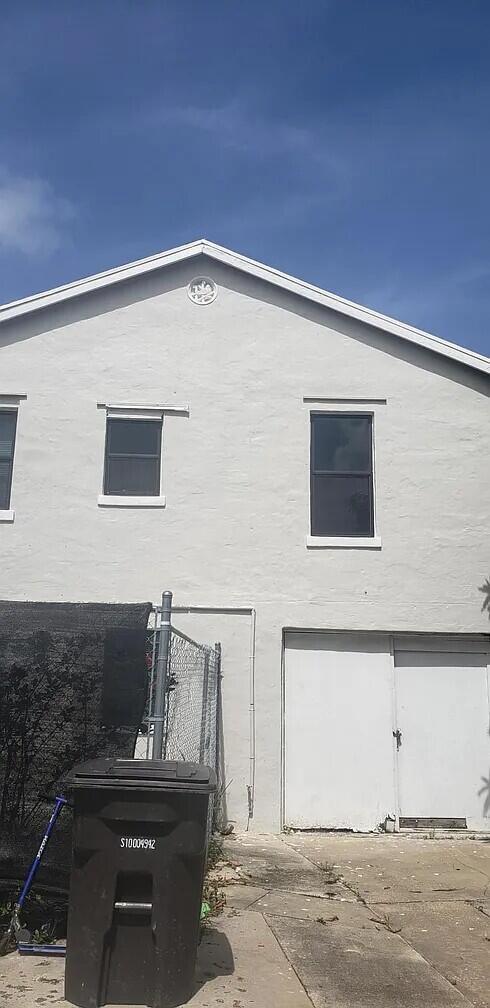 711 Palm Beach Lakes Boulevard Property Photo 2