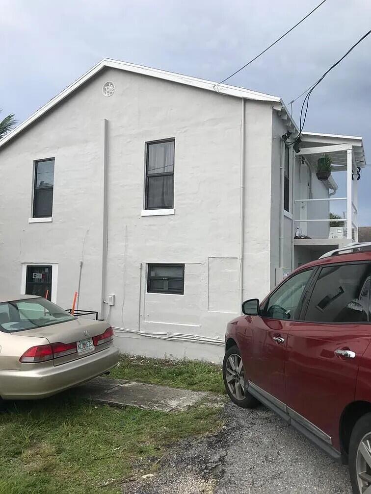 711 Palm Beach Lakes Boulevard Property Photo 3