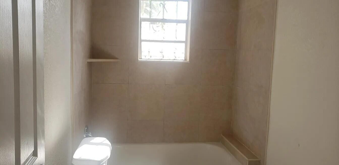 711 Palm Beach Lakes Boulevard Property Photo 5