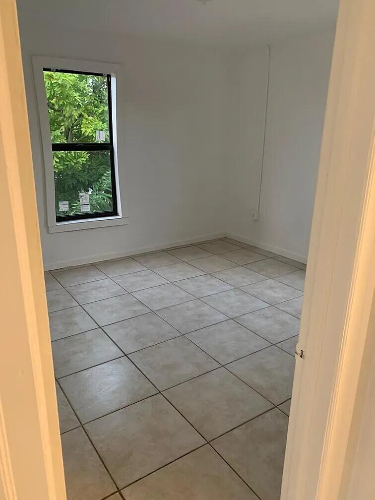 711 Palm Beach Lakes Boulevard Property Photo 17